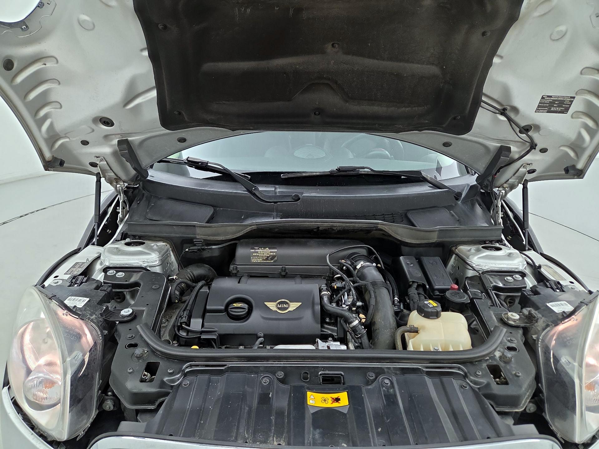 Thumbnail: 2015 MINI Cooper Countryman - 18