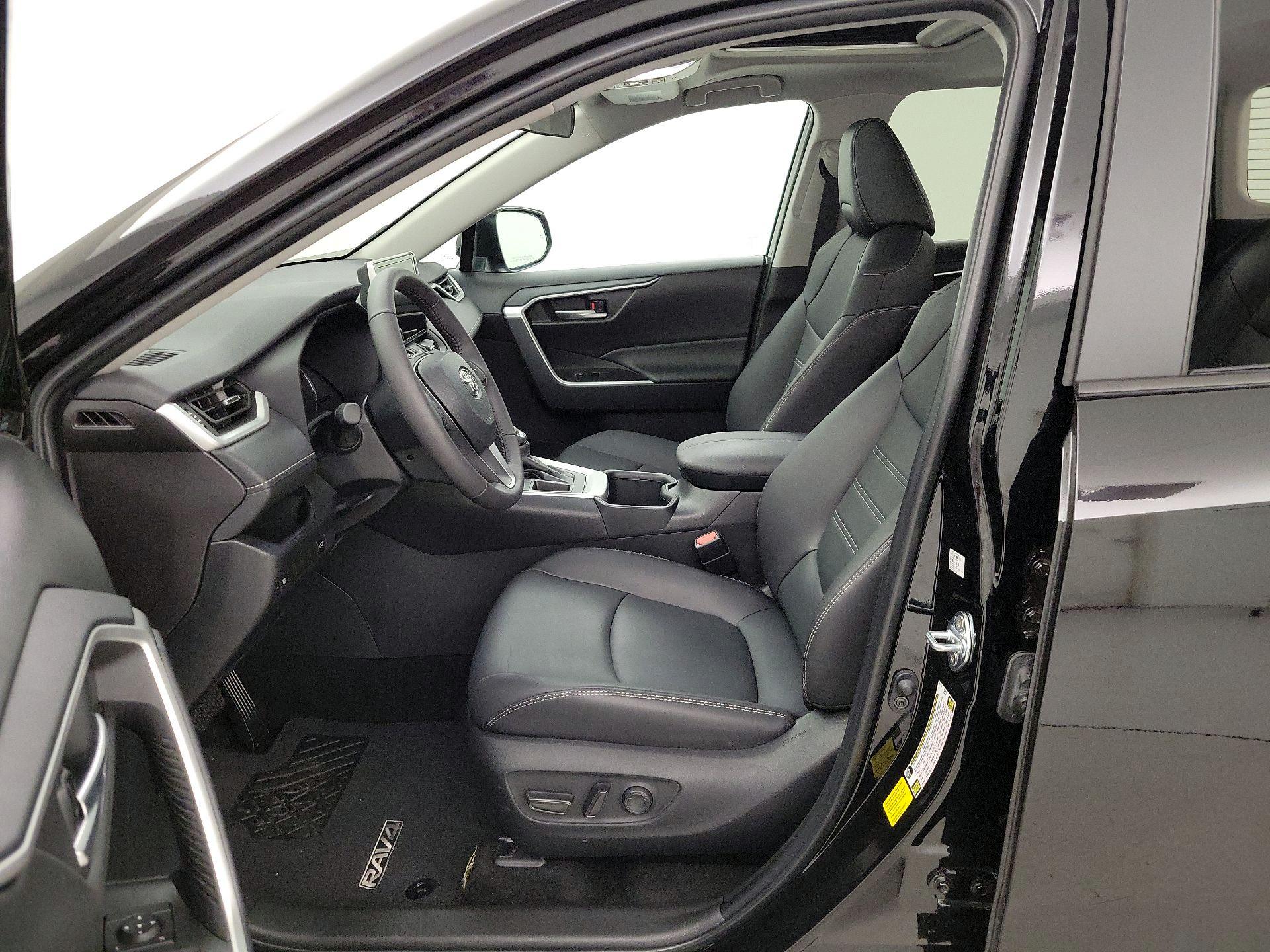 Thumbnail: 2025 Toyota RAV4 - 11