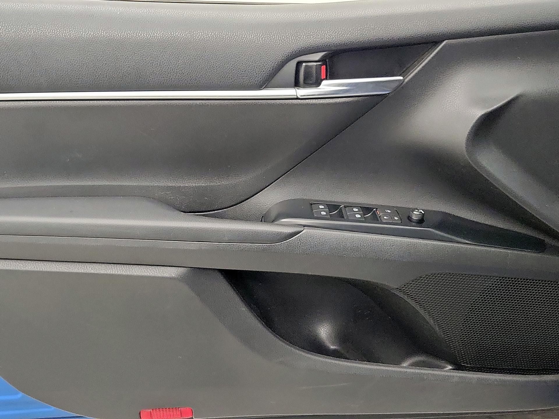Thumbnail: 2020 Toyota Camry - 12