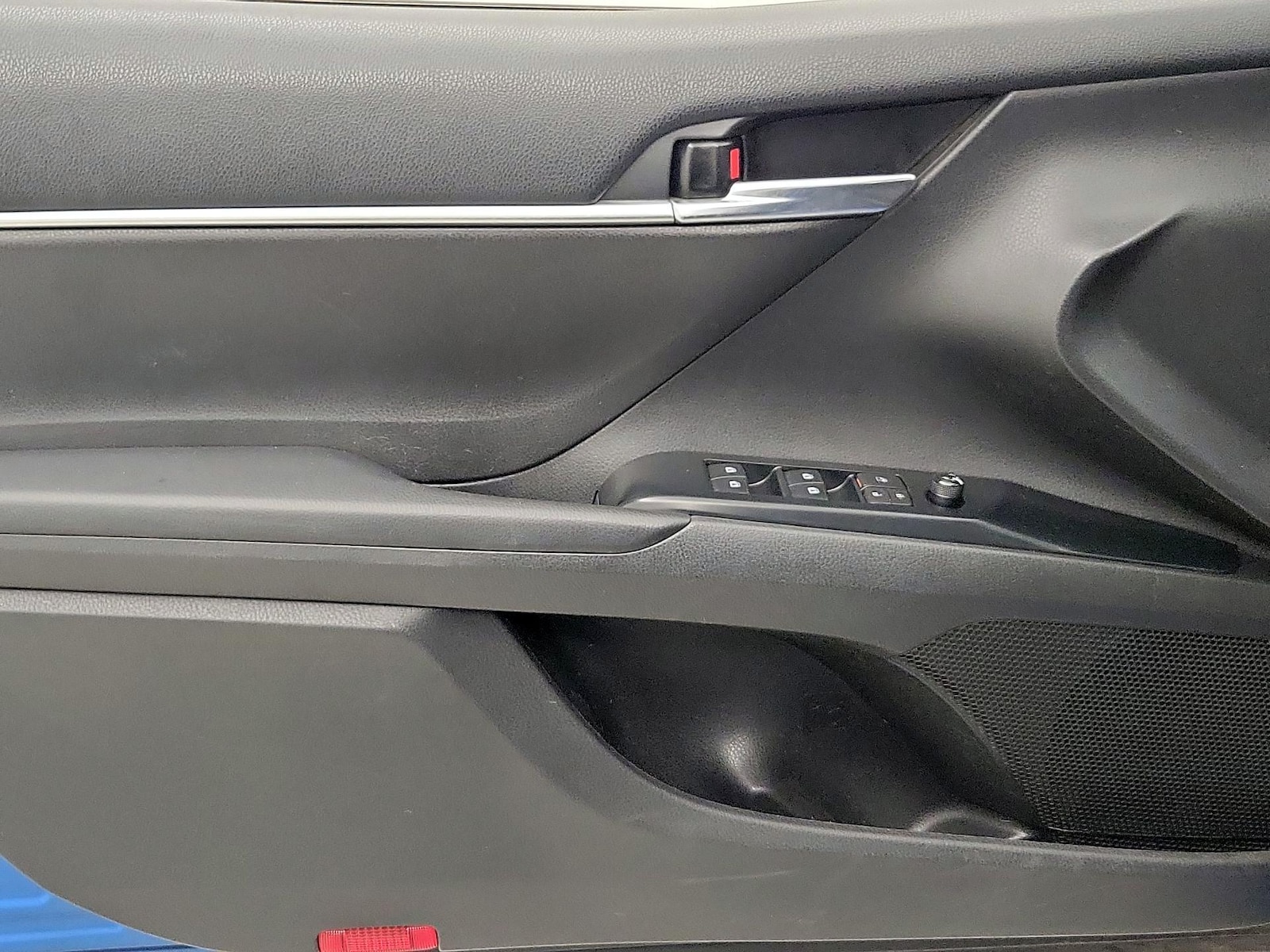2020 Toyota Camry LE - Photo 13