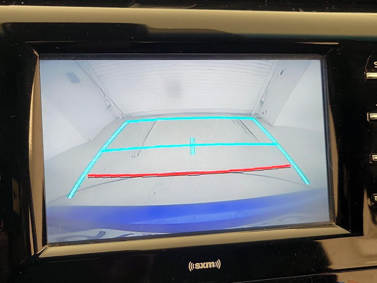 2020 Toyota Camry LE - Photo 15