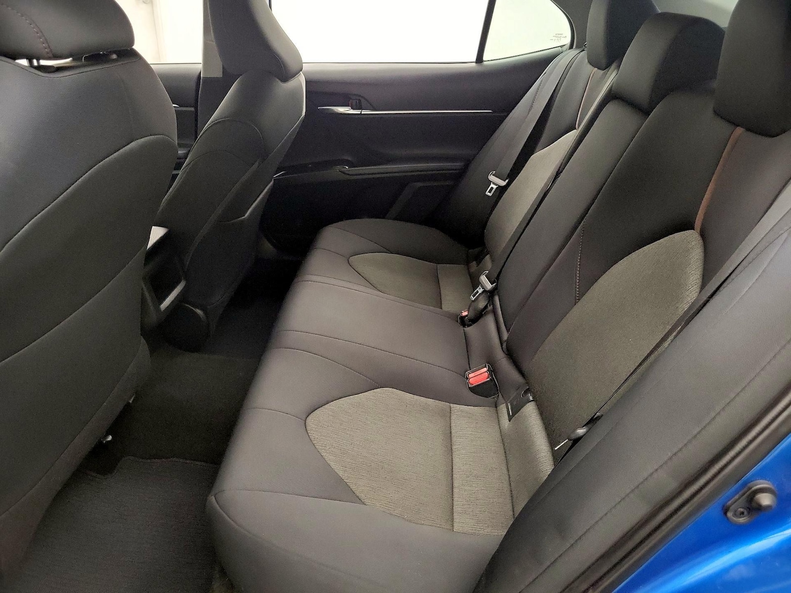 2020 Toyota Camry LE - Photo 20