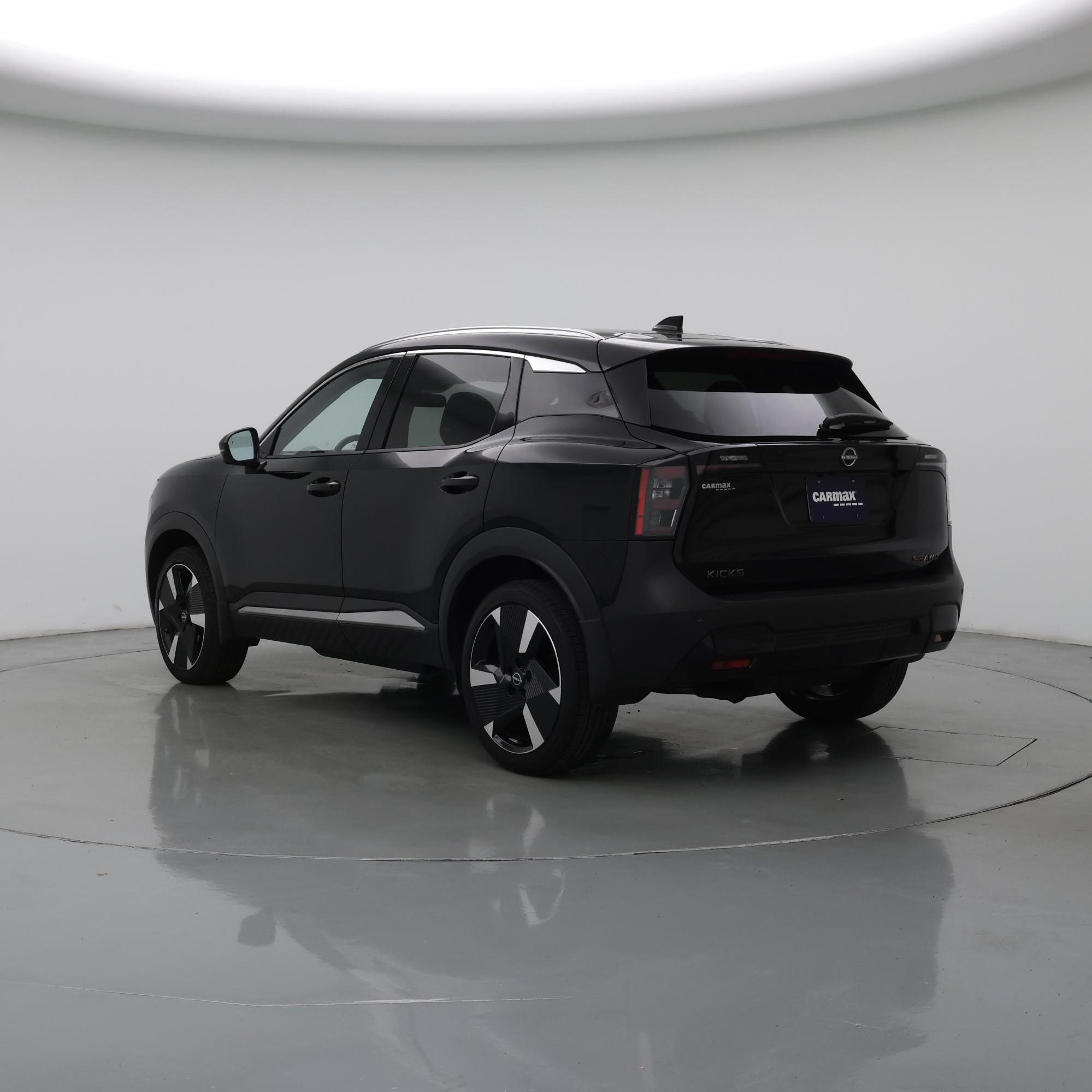 Thumbnail: 2025 Nissan Kicks - 2