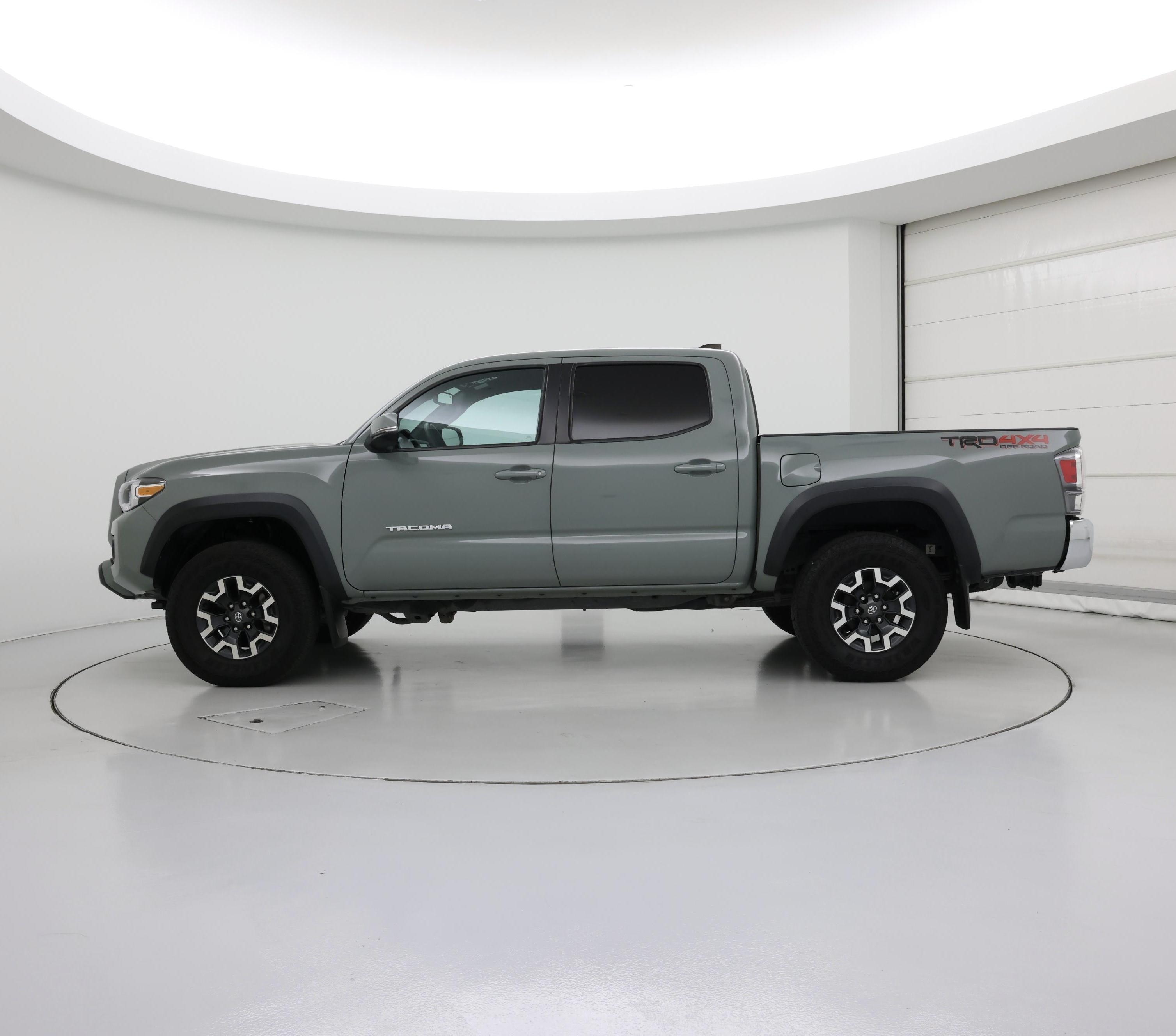 Thumbnail: 2022 Toyota Tacoma - 3