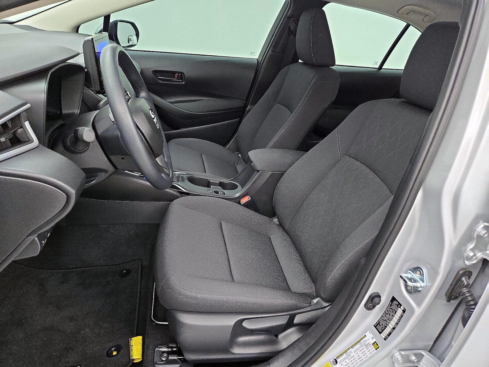 2026 Toyota Corolla LE - Photo 10