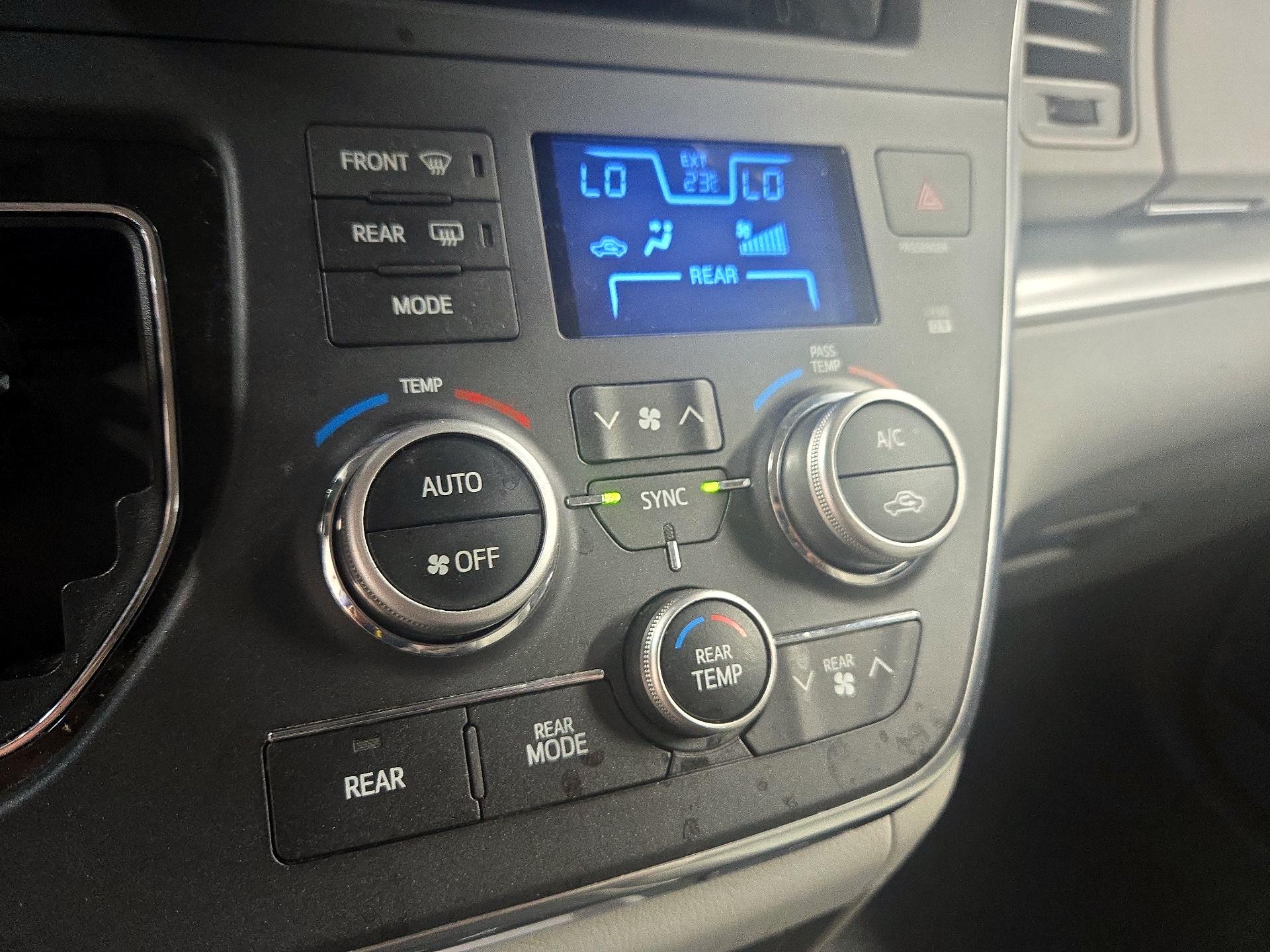 Thumbnail: 2015 Toyota Sienna - 16