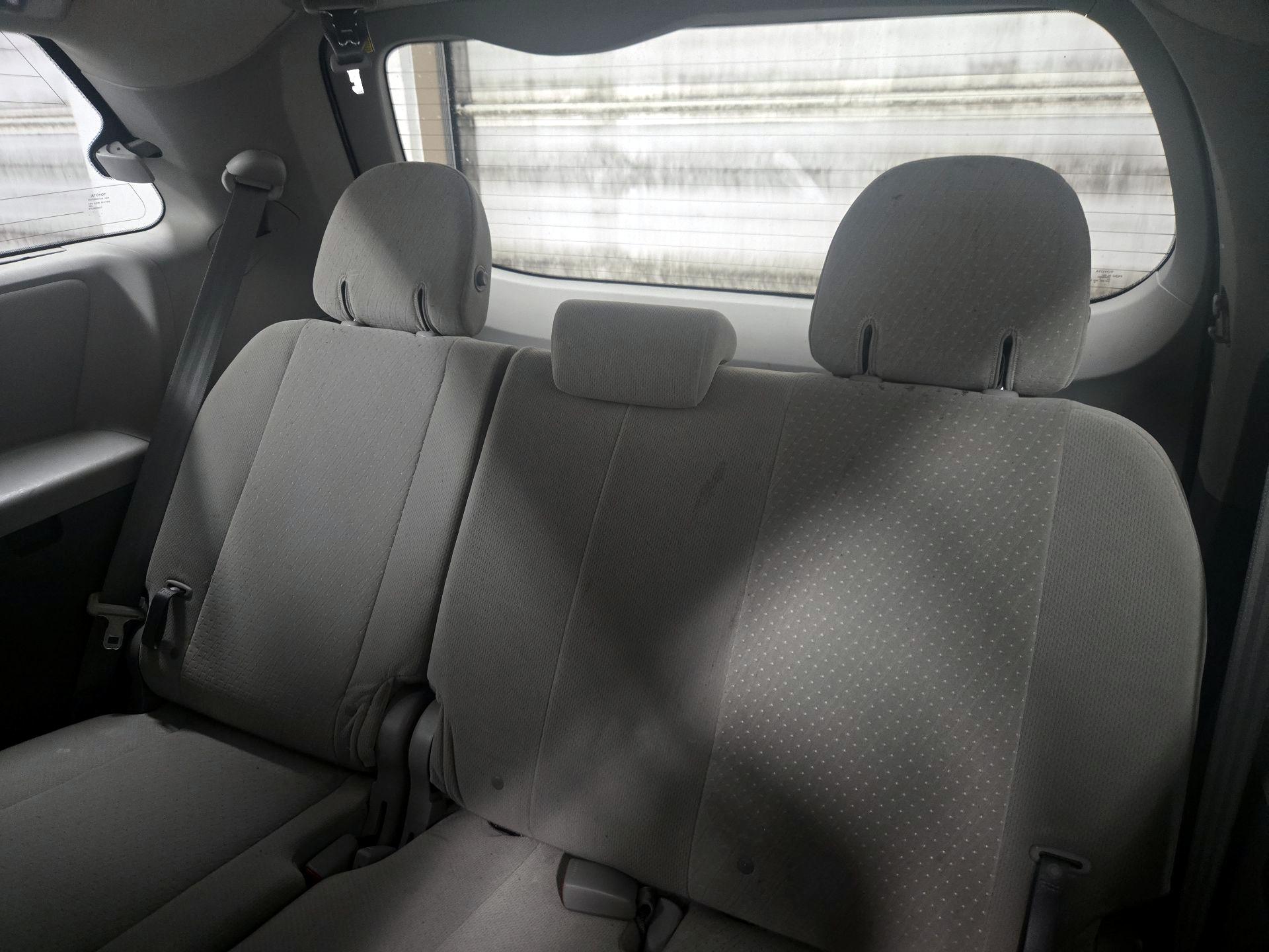 Thumbnail: 2015 Toyota Sienna - 20