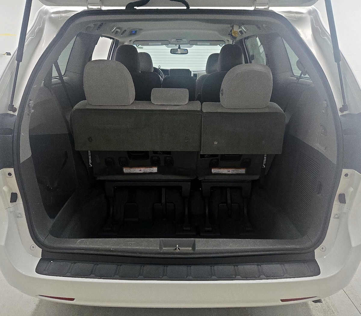 Trunk/Cargo (Seats Up)