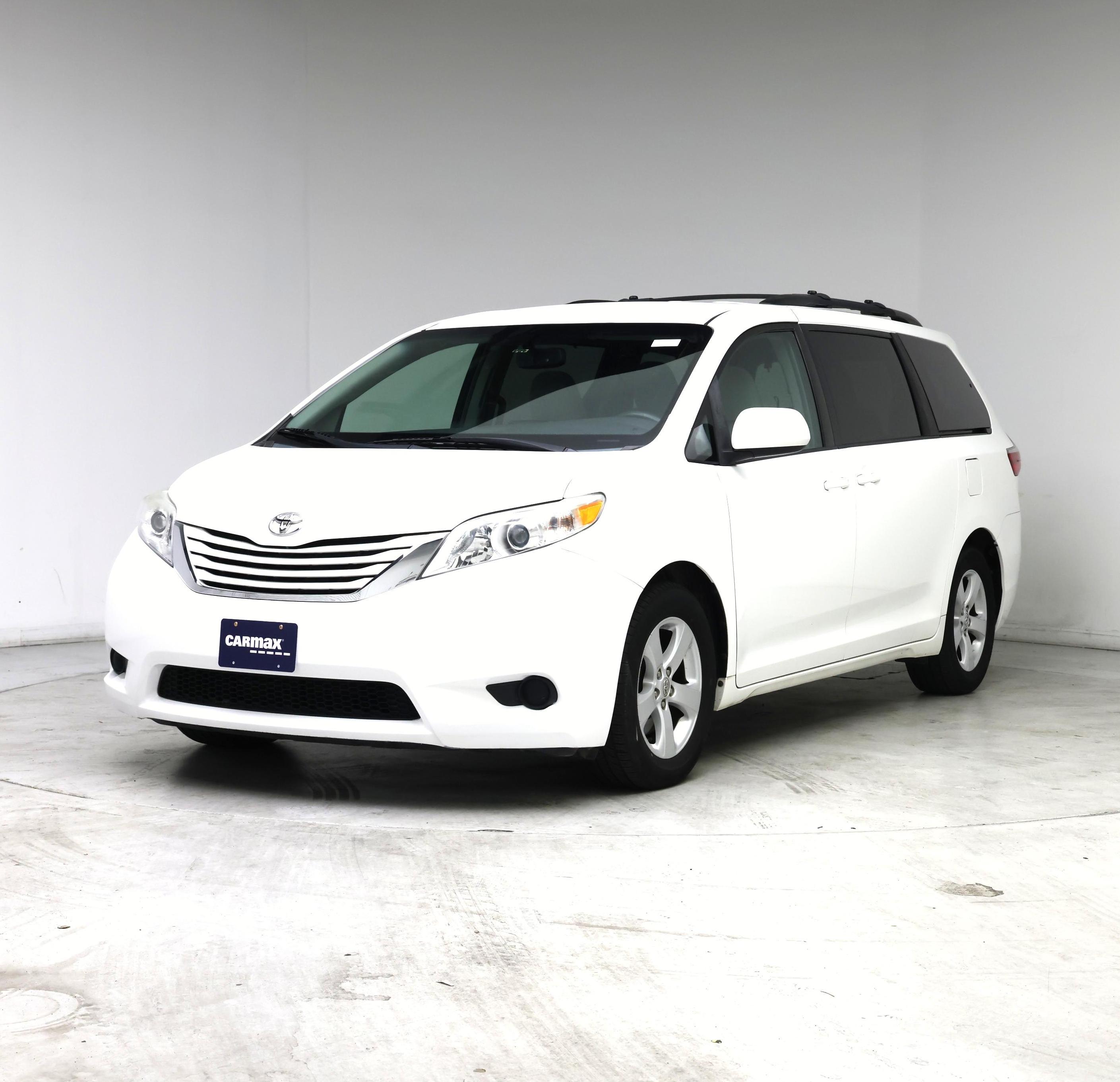 Thumbnail: 2015 Toyota Sienna - 4