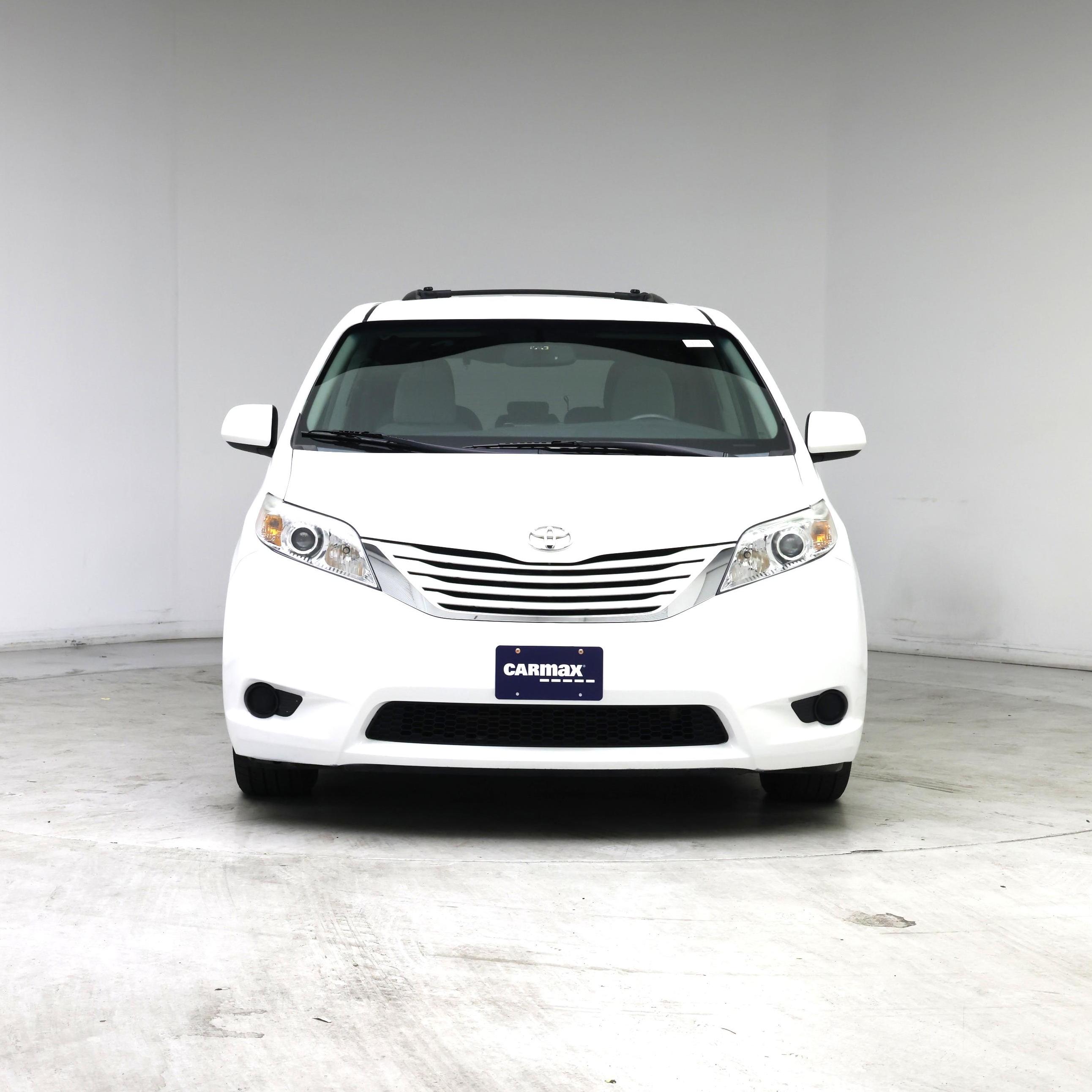 Thumbnail: 2015 Toyota Sienna - 5