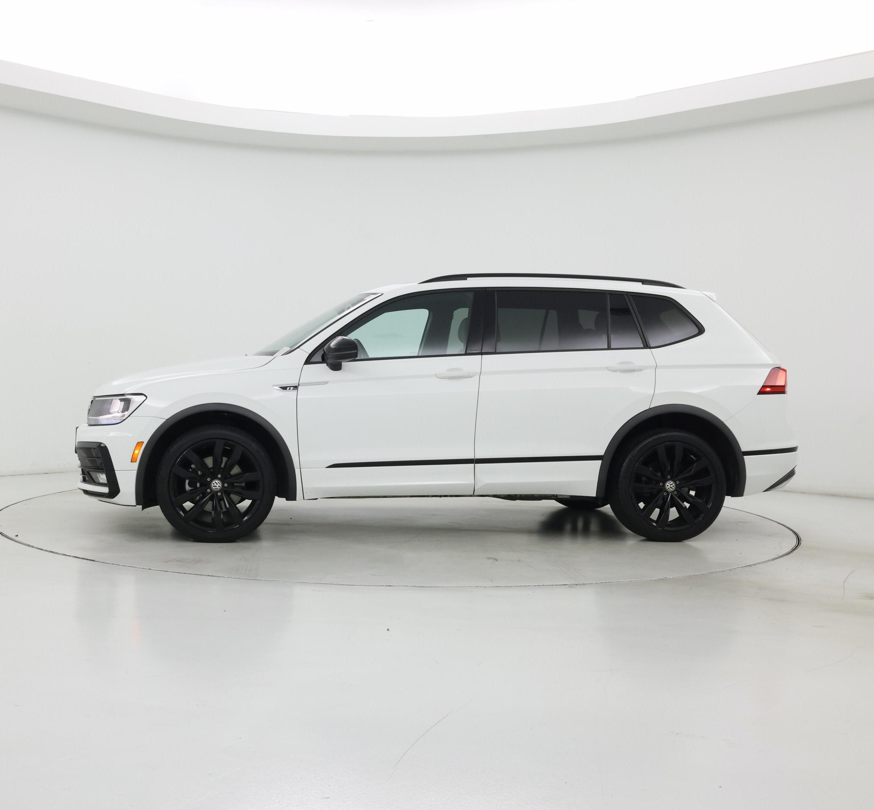 Thumbnail: 2021 Volkswagen Tiguan - 3