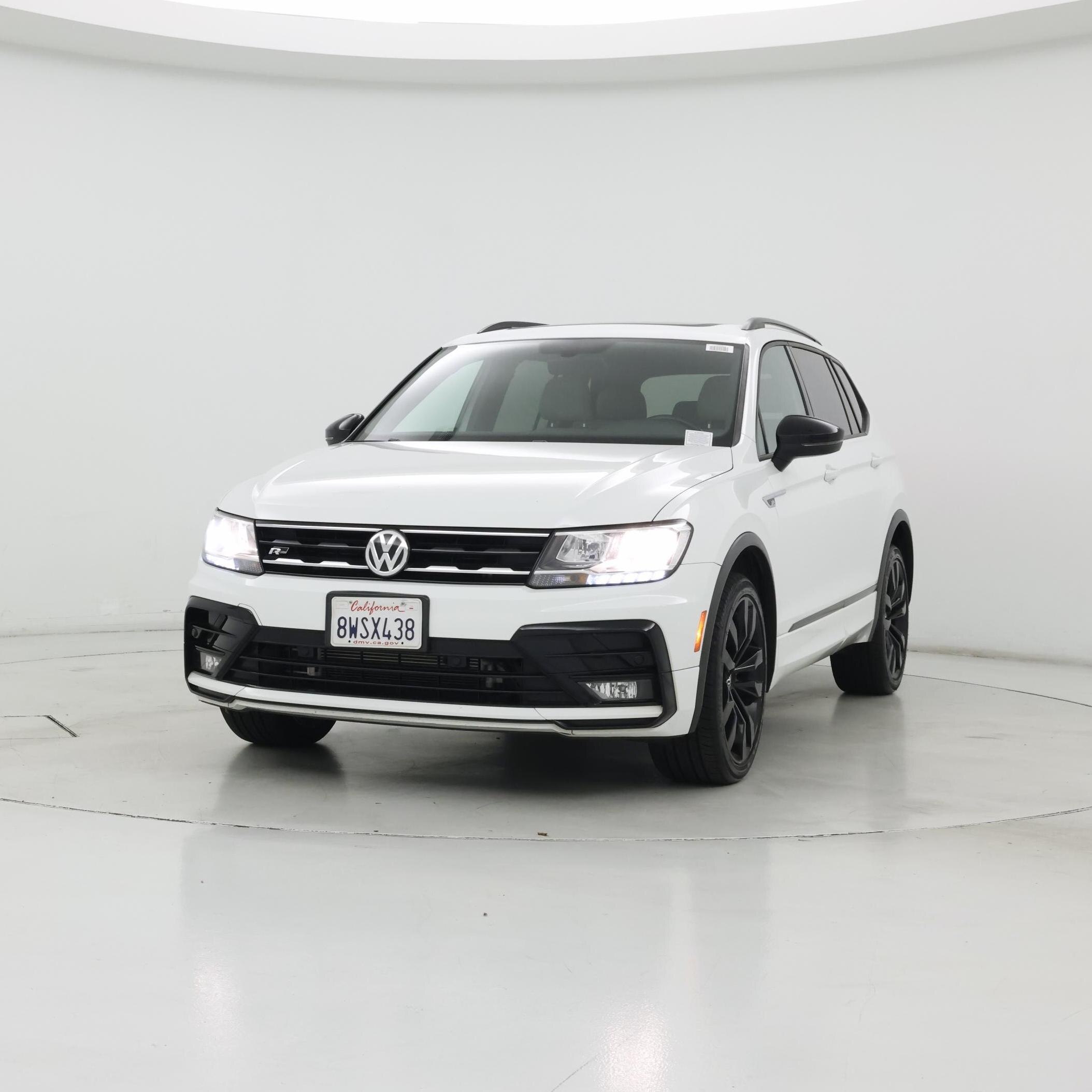 Thumbnail: 2021 Volkswagen Tiguan - 4
