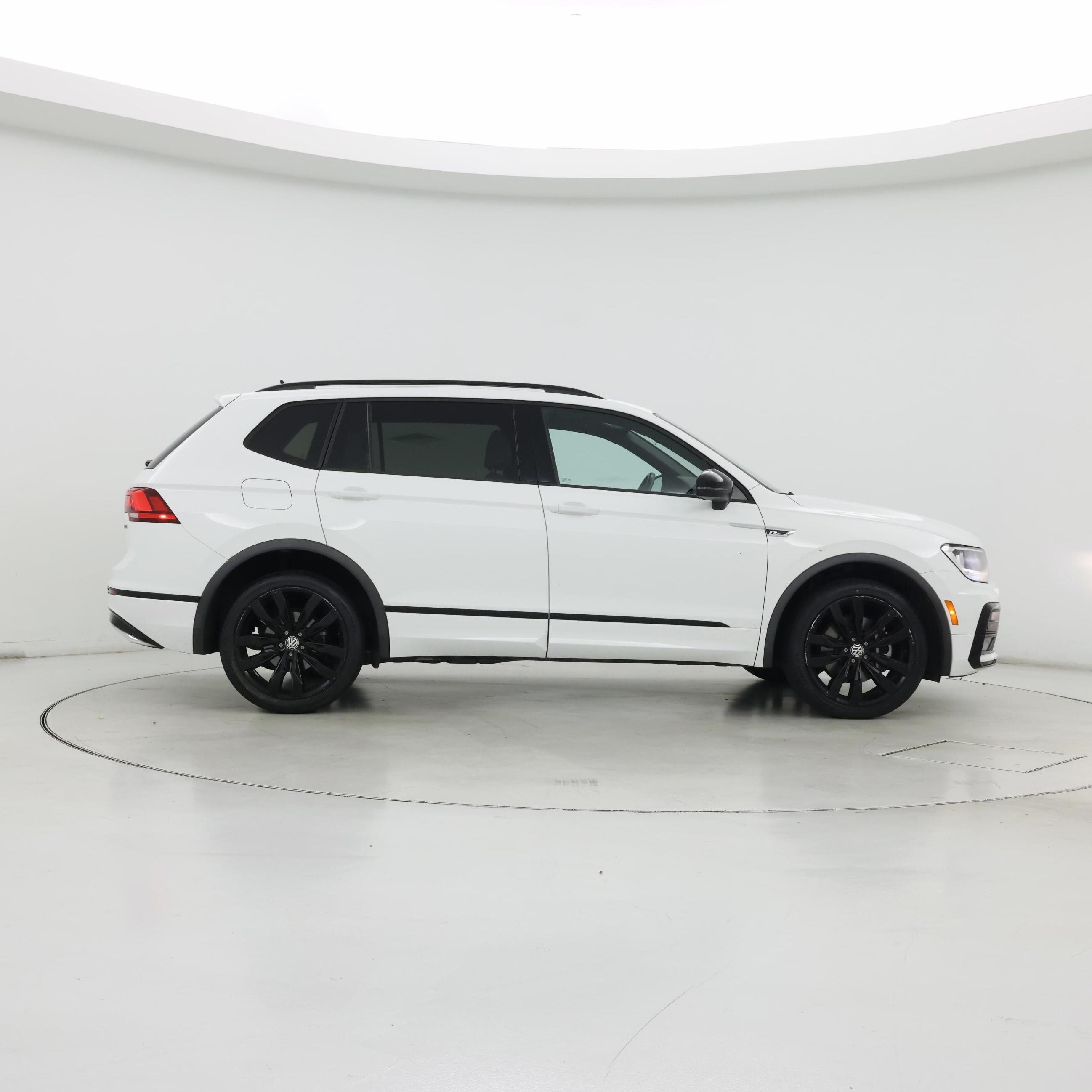 Thumbnail: 2021 Volkswagen Tiguan - 7