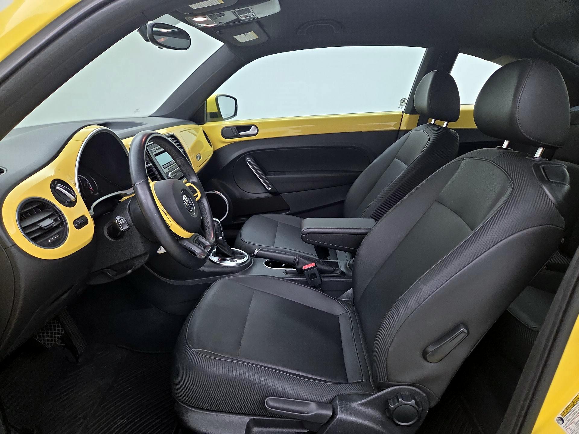 Thumbnail: 2014 Volkswagen Beetle - 11