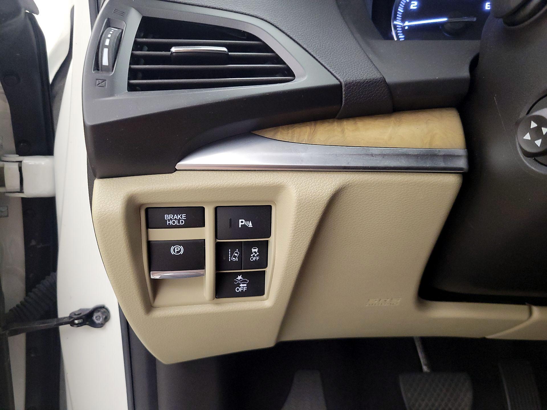 Thumbnail: 2019 Acura MDX - 13