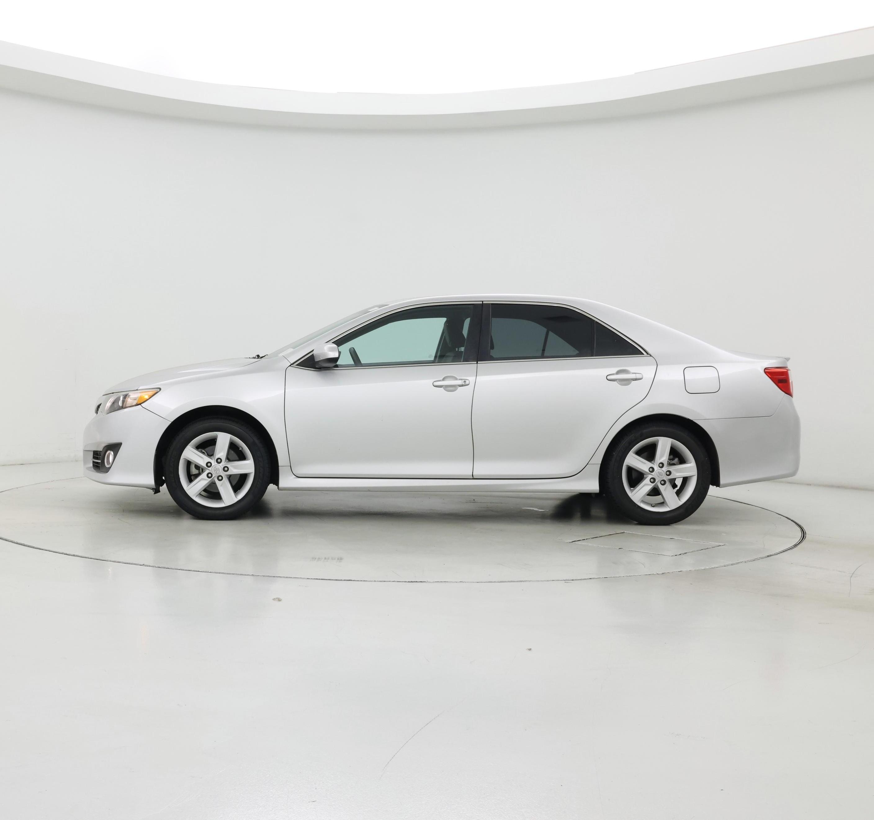 Thumbnail: 2014 Toyota Camry - 3