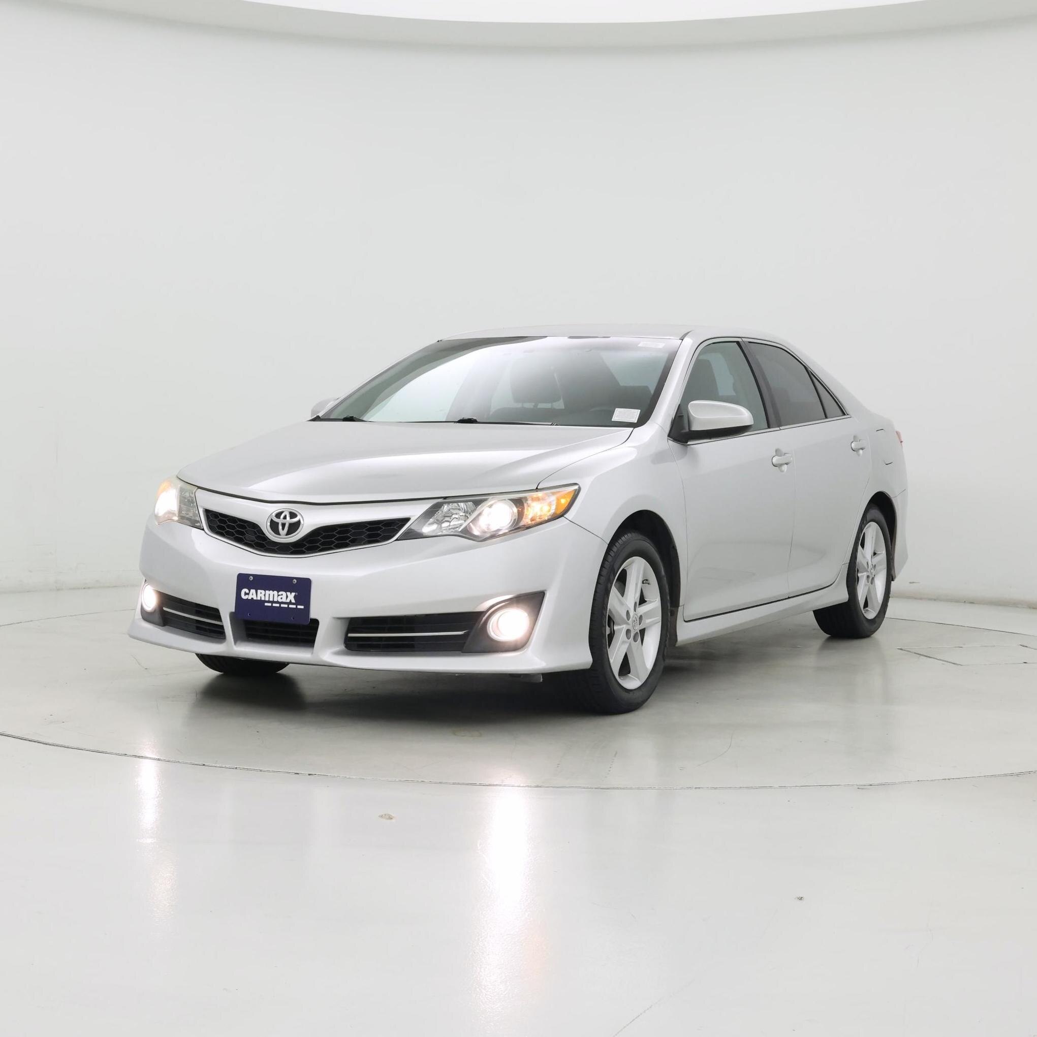 Thumbnail: 2014 Toyota Camry - 4