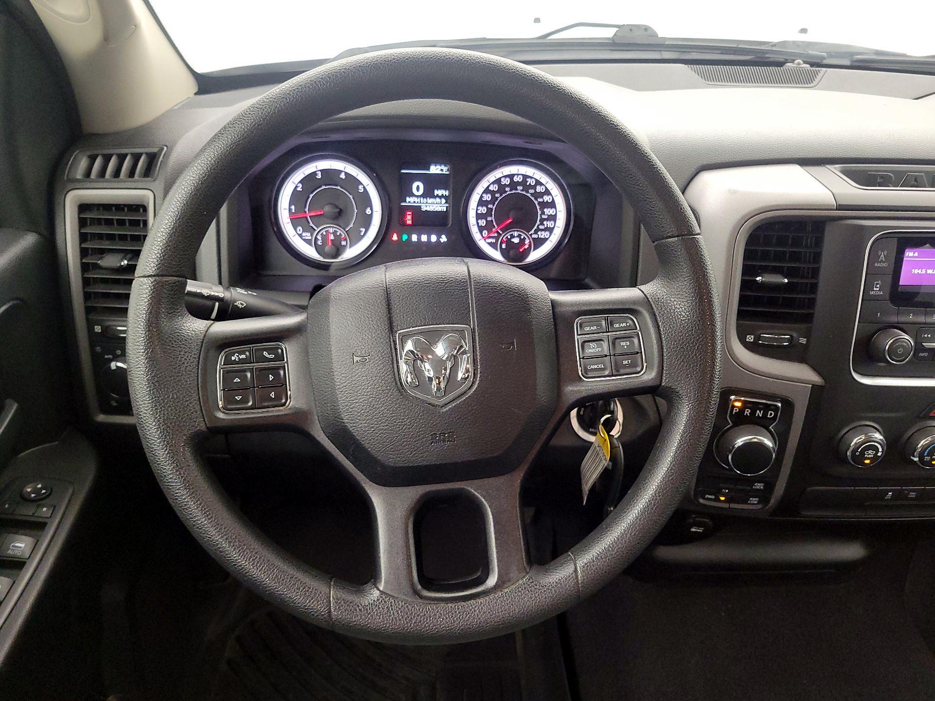 Thumbnail: 2020 RAM 1500 Classic - 10