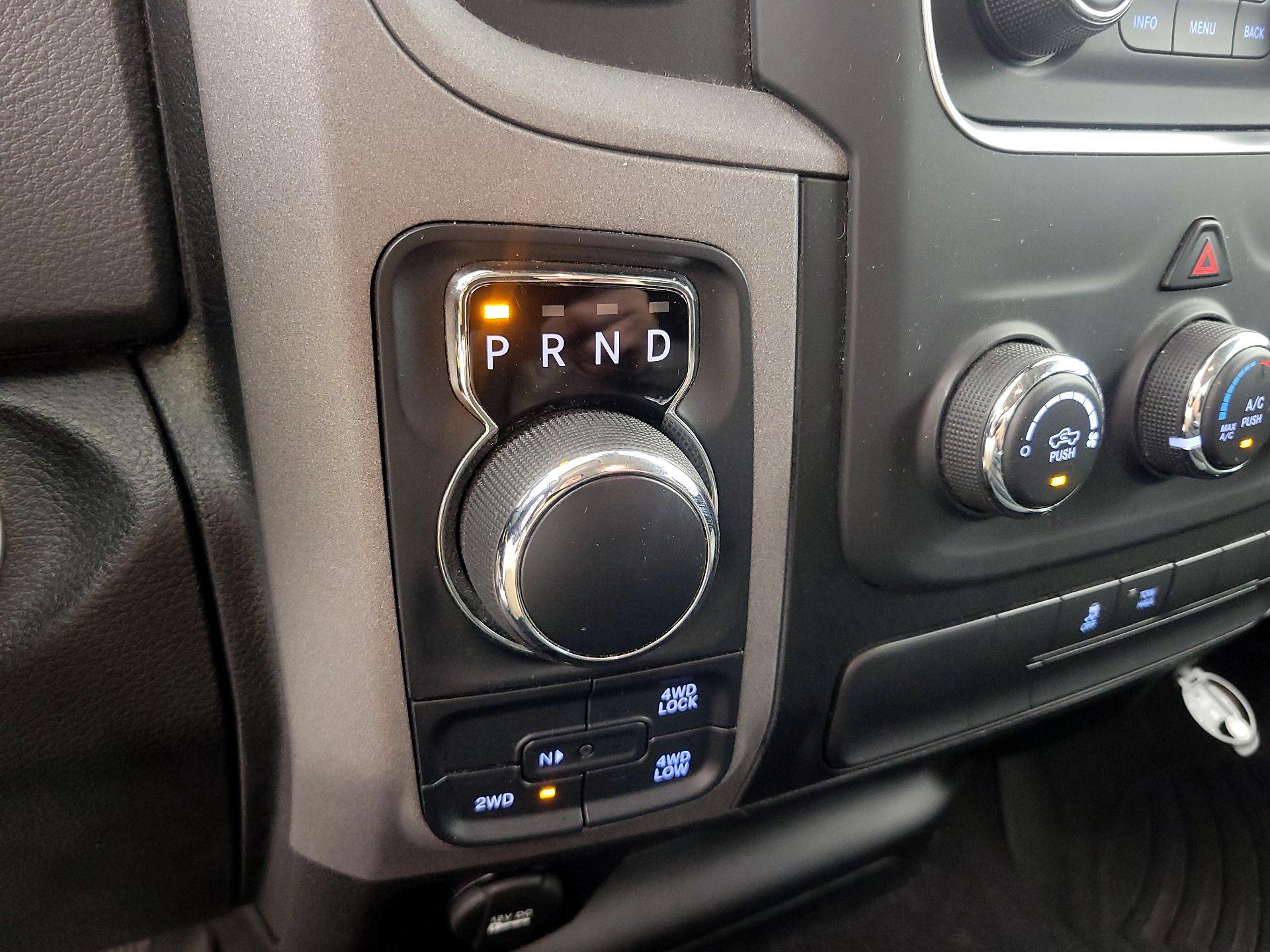 Thumbnail: 2020 RAM 1500 Classic - 17