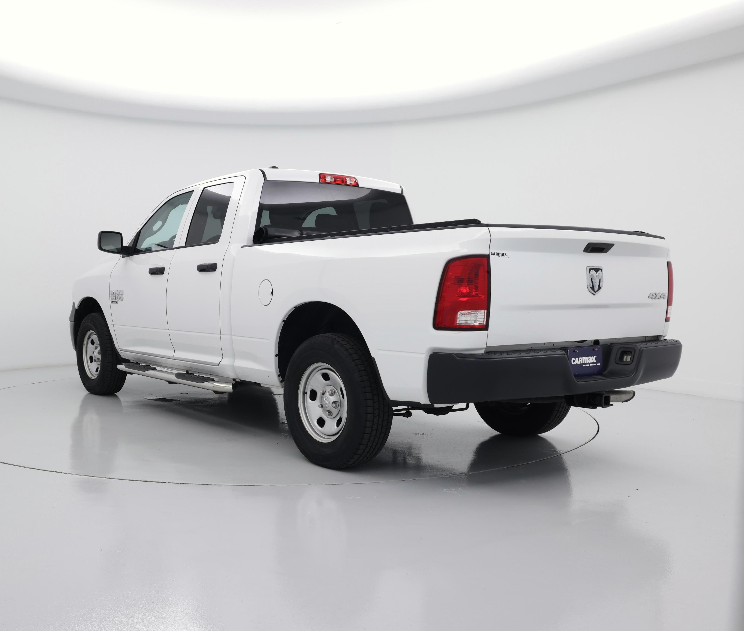 Thumbnail: 2020 RAM 1500 Classic - 2
