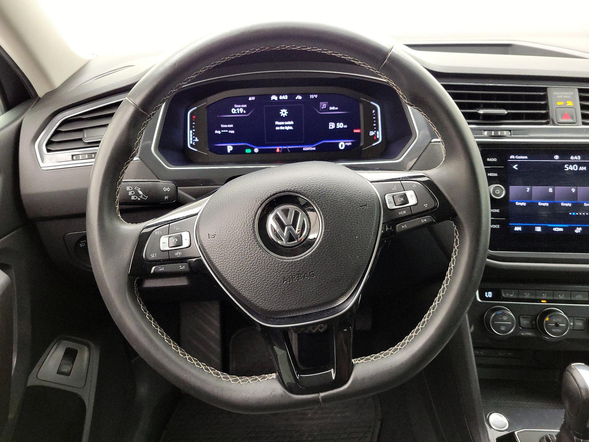 Thumbnail: 2021 Volkswagen Tiguan - 10