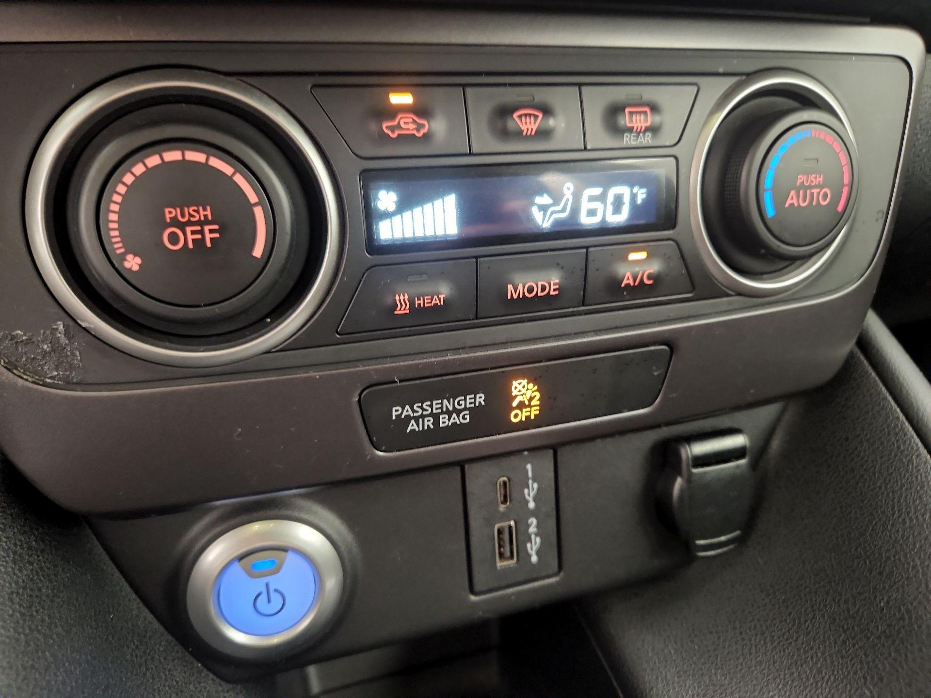 Thumbnail: 2021 Nissan Leaf - 16