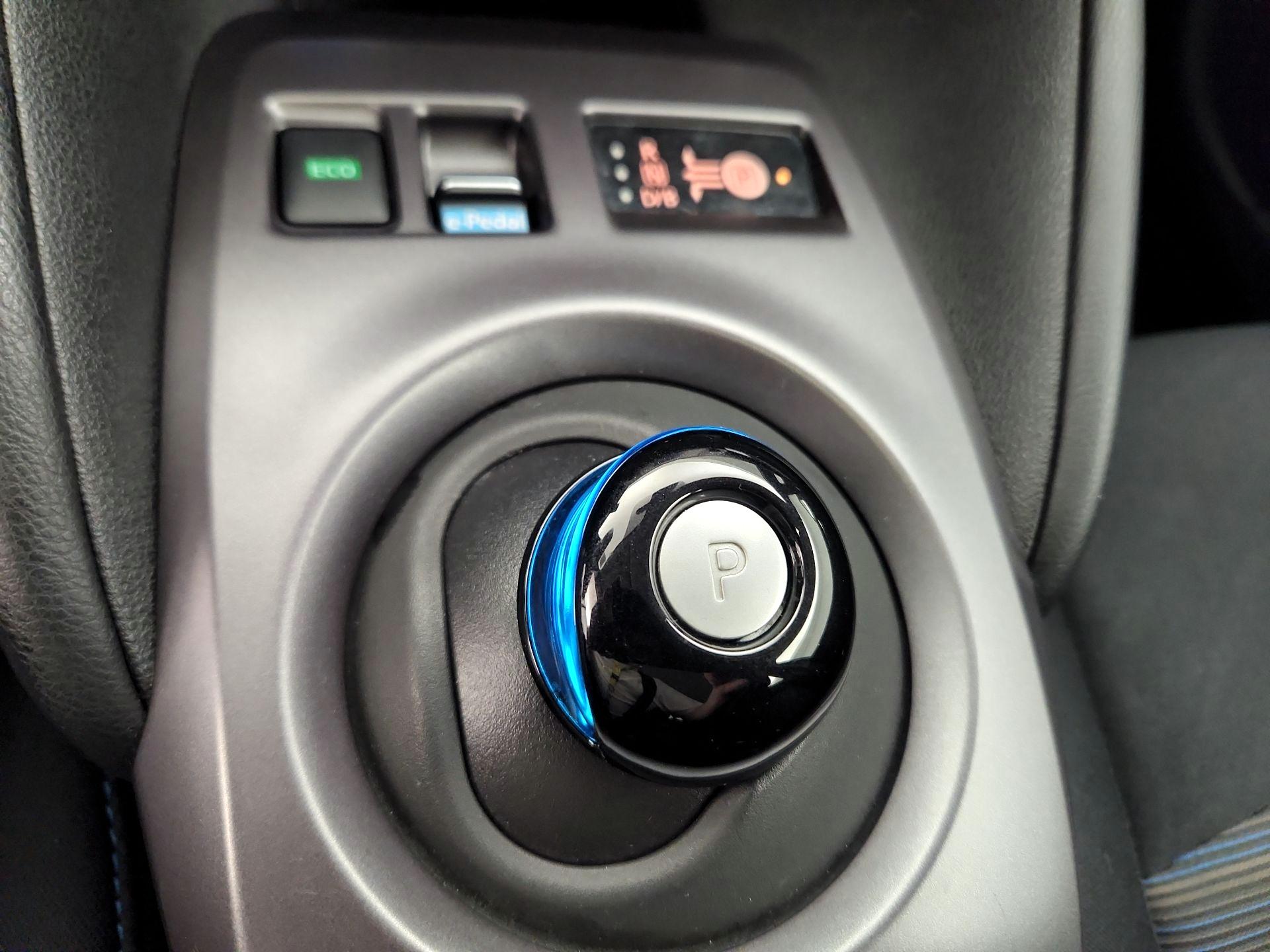 Thumbnail: 2021 Nissan Leaf - 17