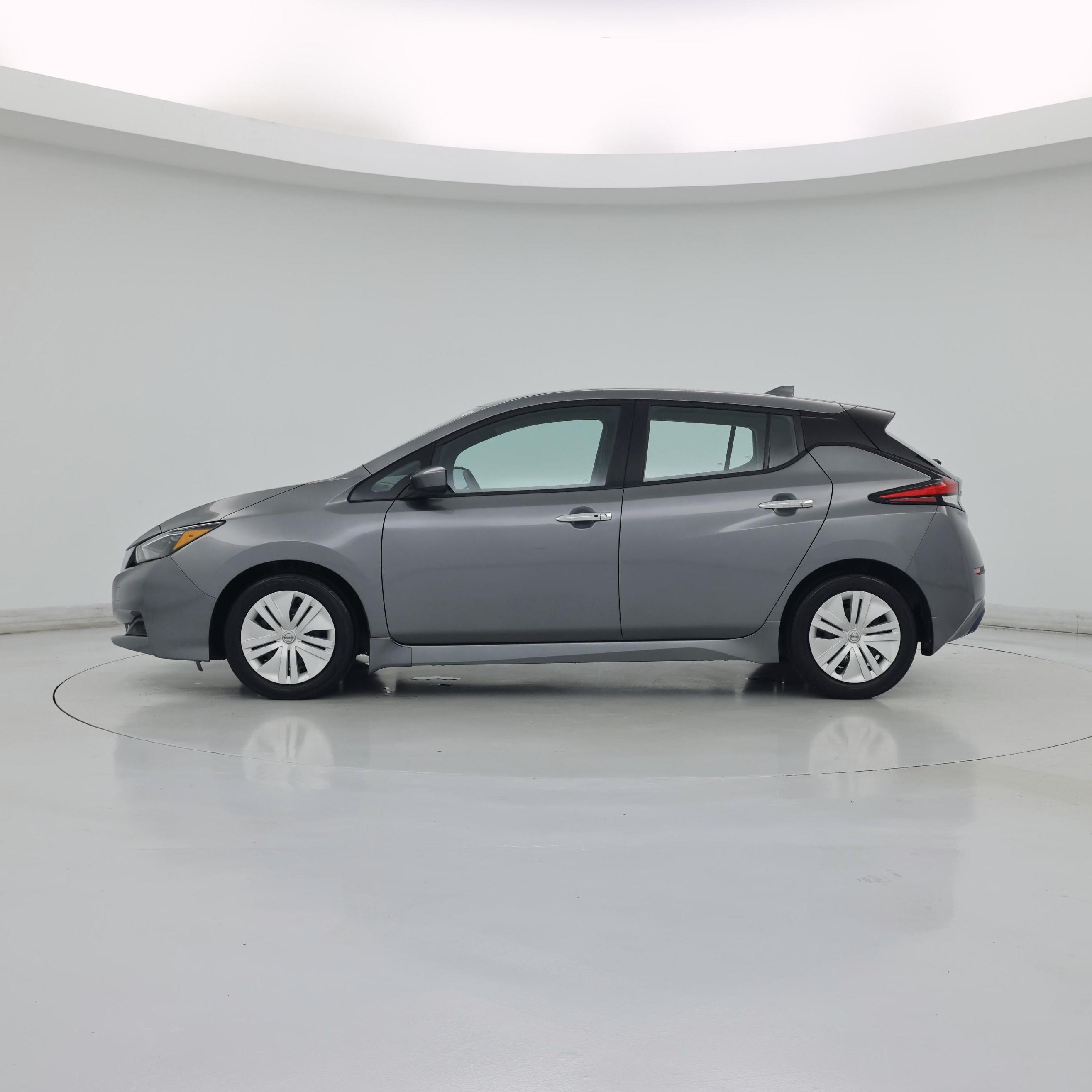 Thumbnail: 2021 Nissan Leaf - 3