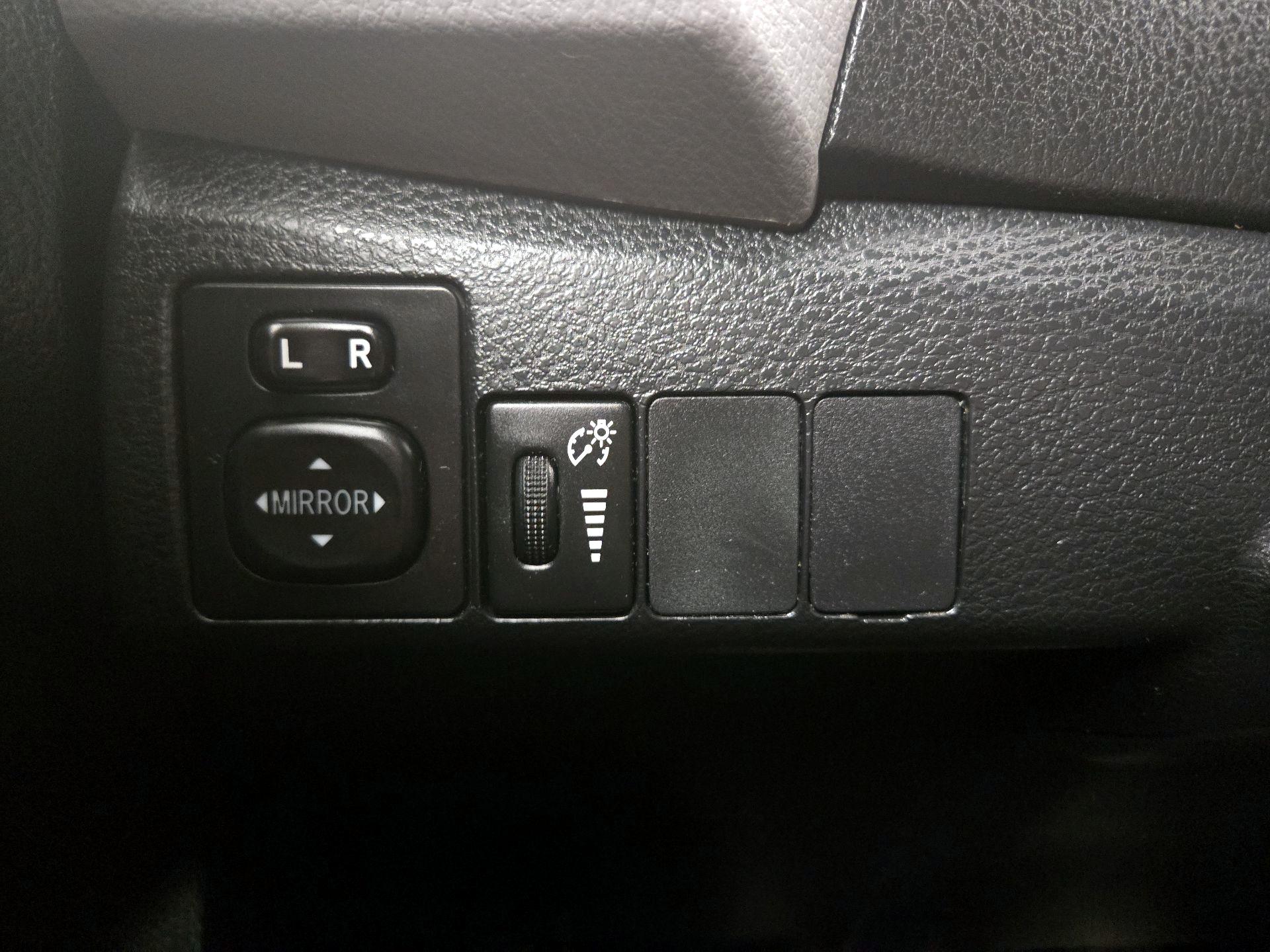 Thumbnail: 2015 Toyota Corolla - 13