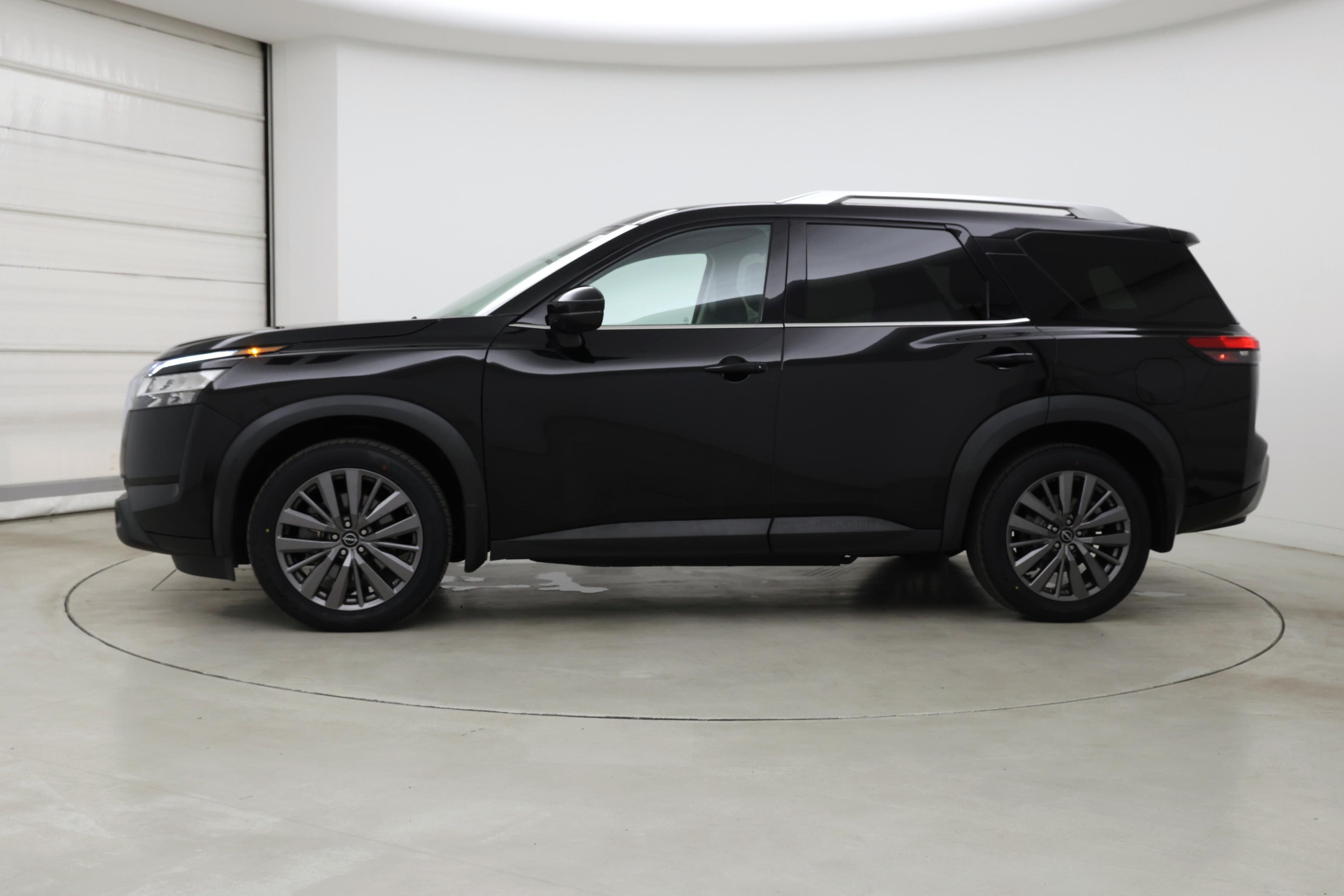 Thumbnail: 2022 Nissan Pathfinder - 3