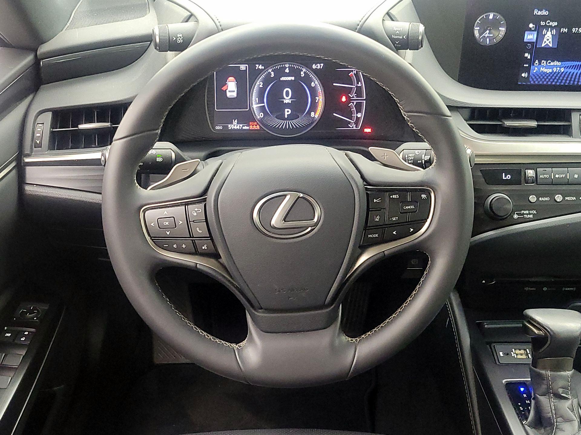 Thumbnail: 2019 Lexus ES - 10