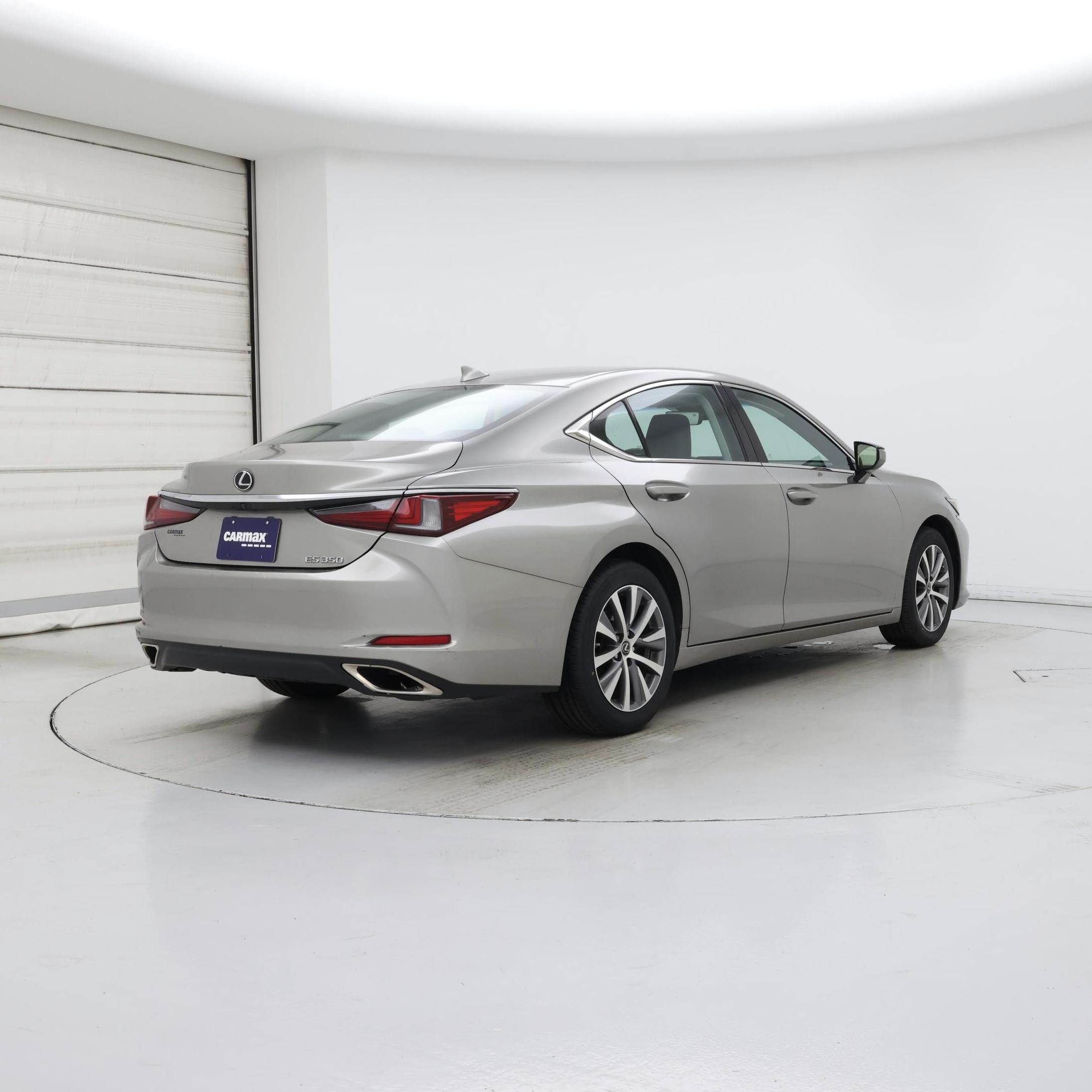Thumbnail: 2019 Lexus ES - 8