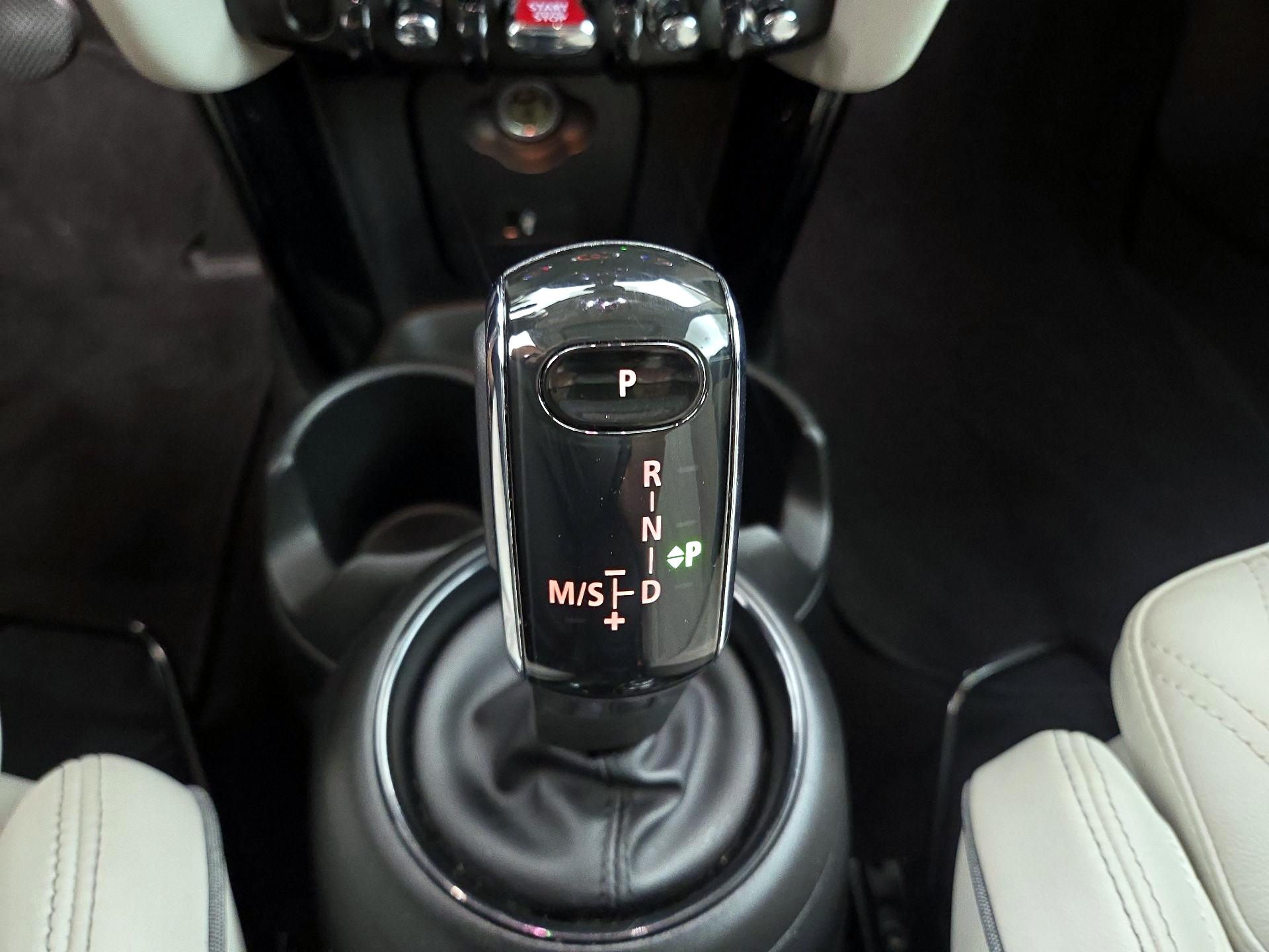 Thumbnail: 2022 MINI Cooper Hardtop - 17