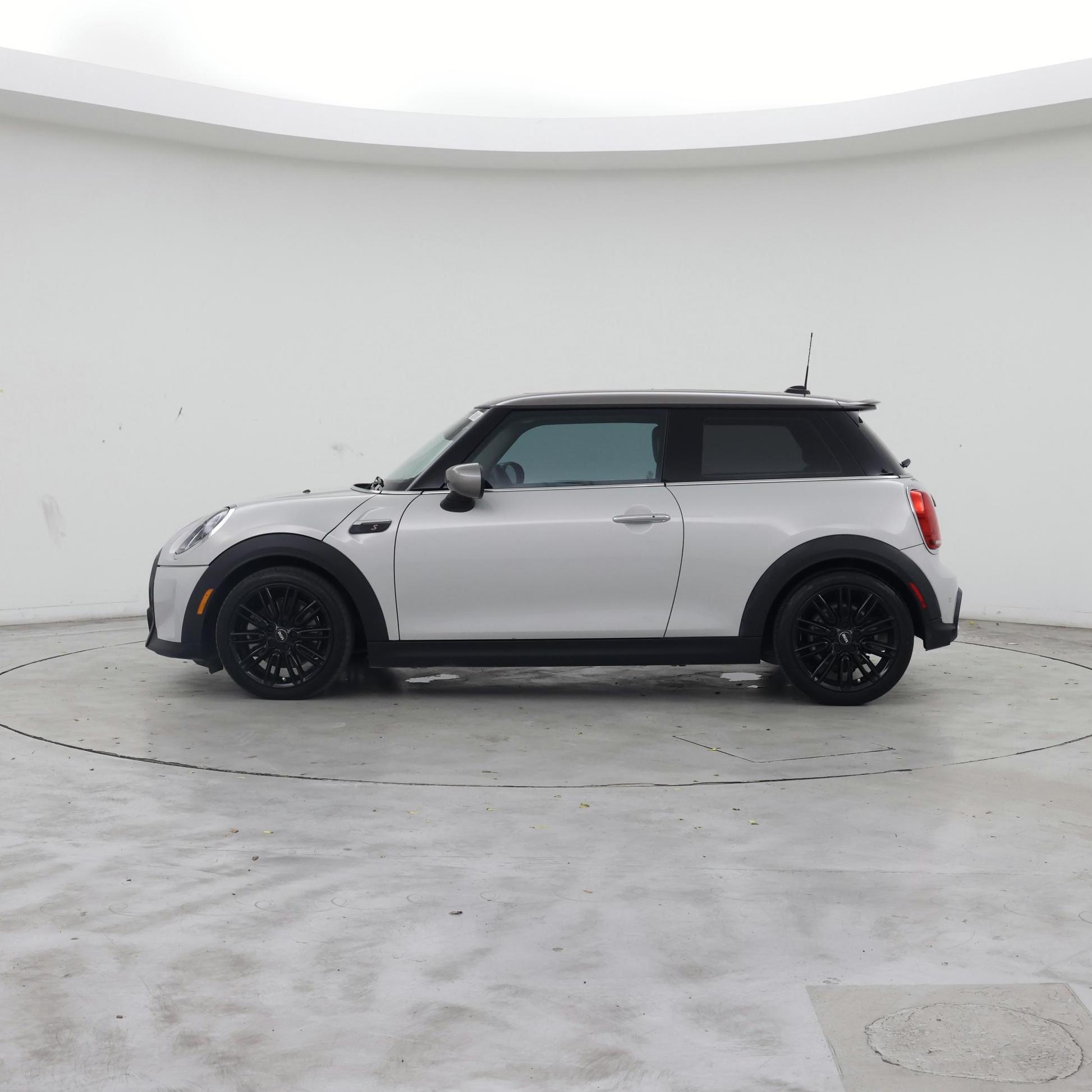 Thumbnail: 2022 MINI Cooper Hardtop - 3