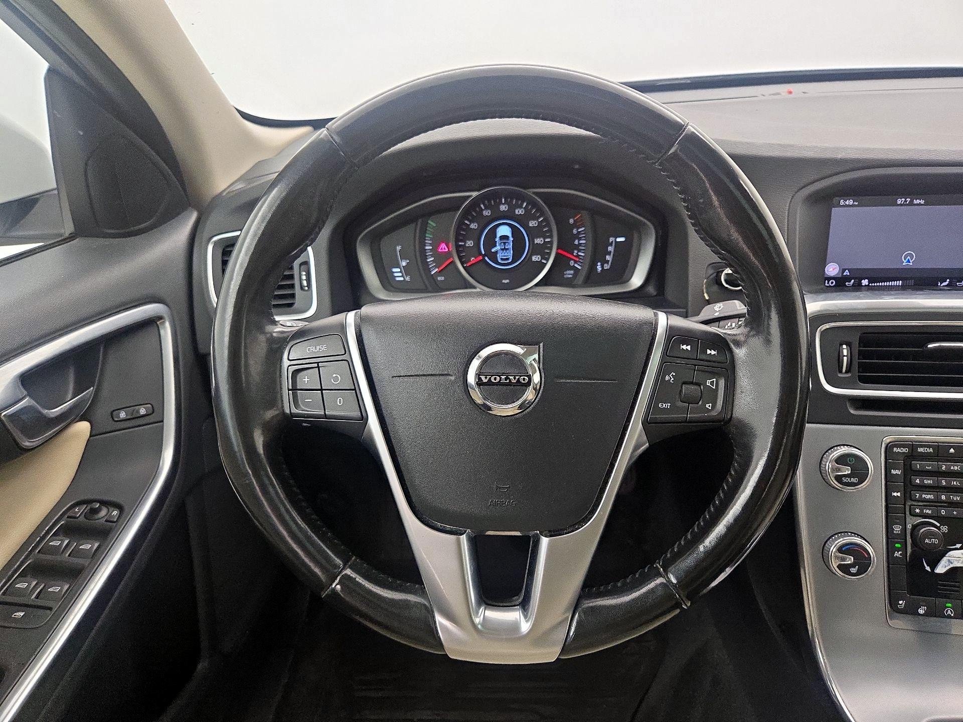 Thumbnail: 2018 Volvo S60 - 10