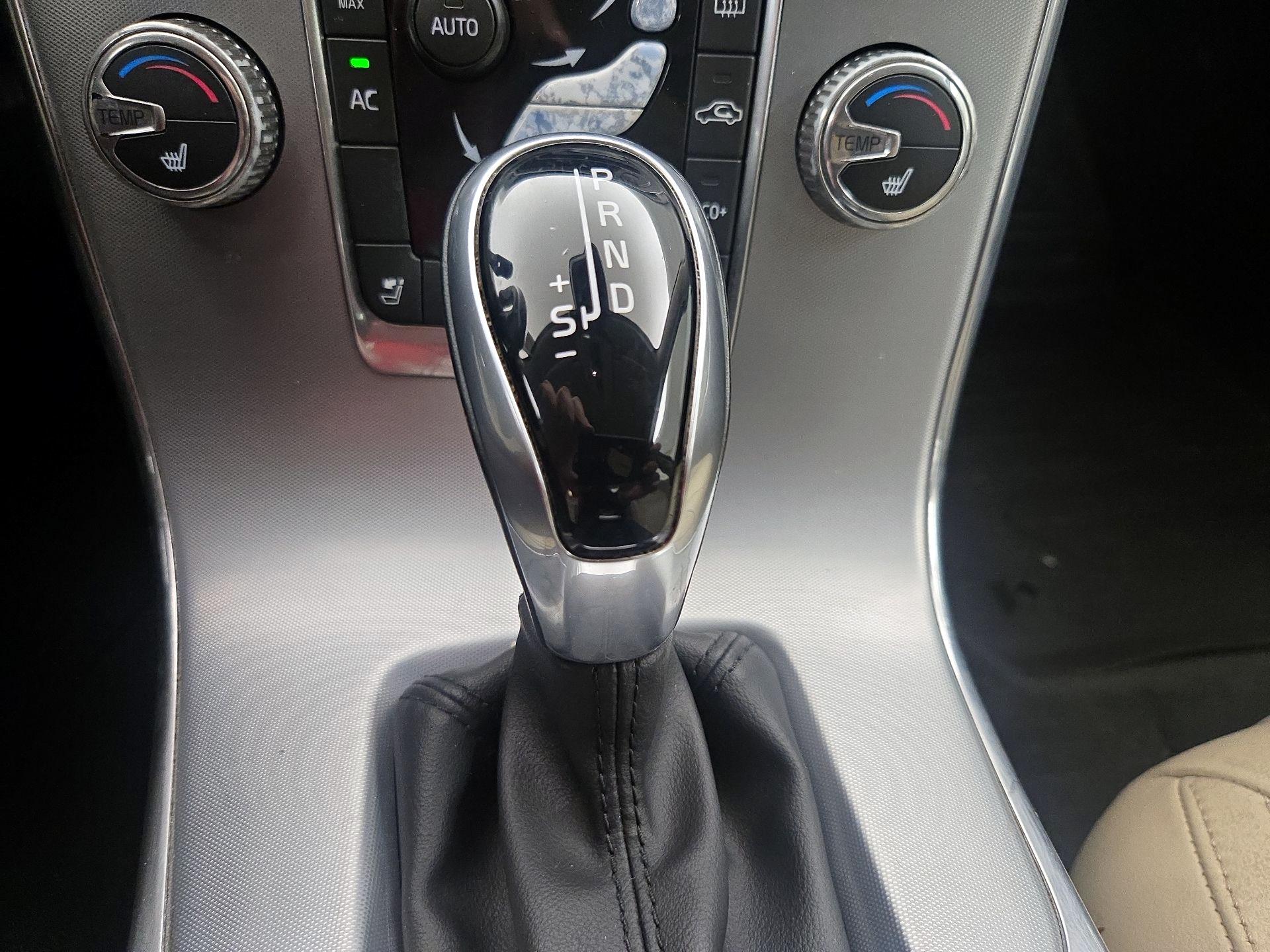 Thumbnail: 2018 Volvo S60 - 17