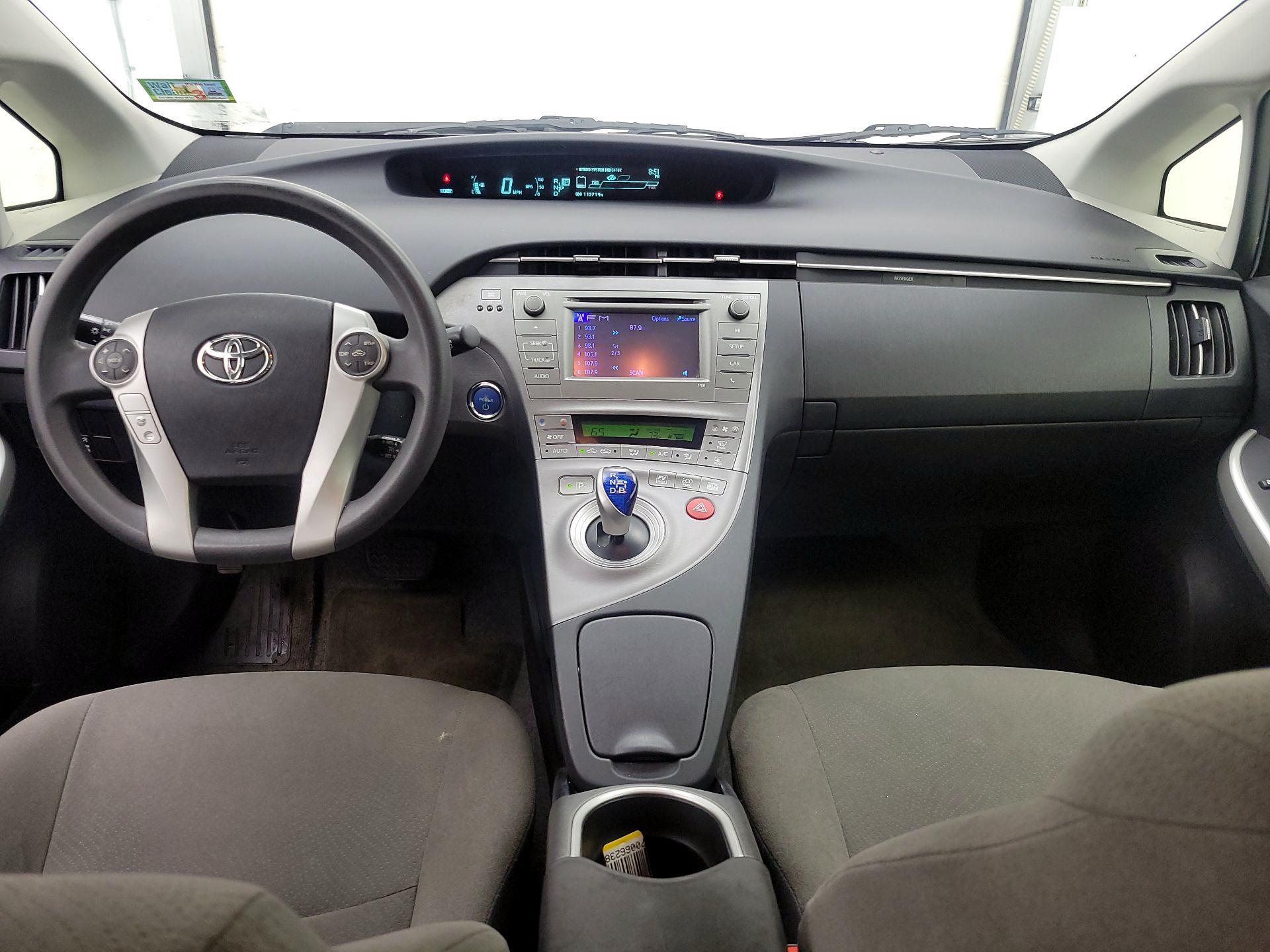 Thumbnail: 2015 Toyota Prius - 9