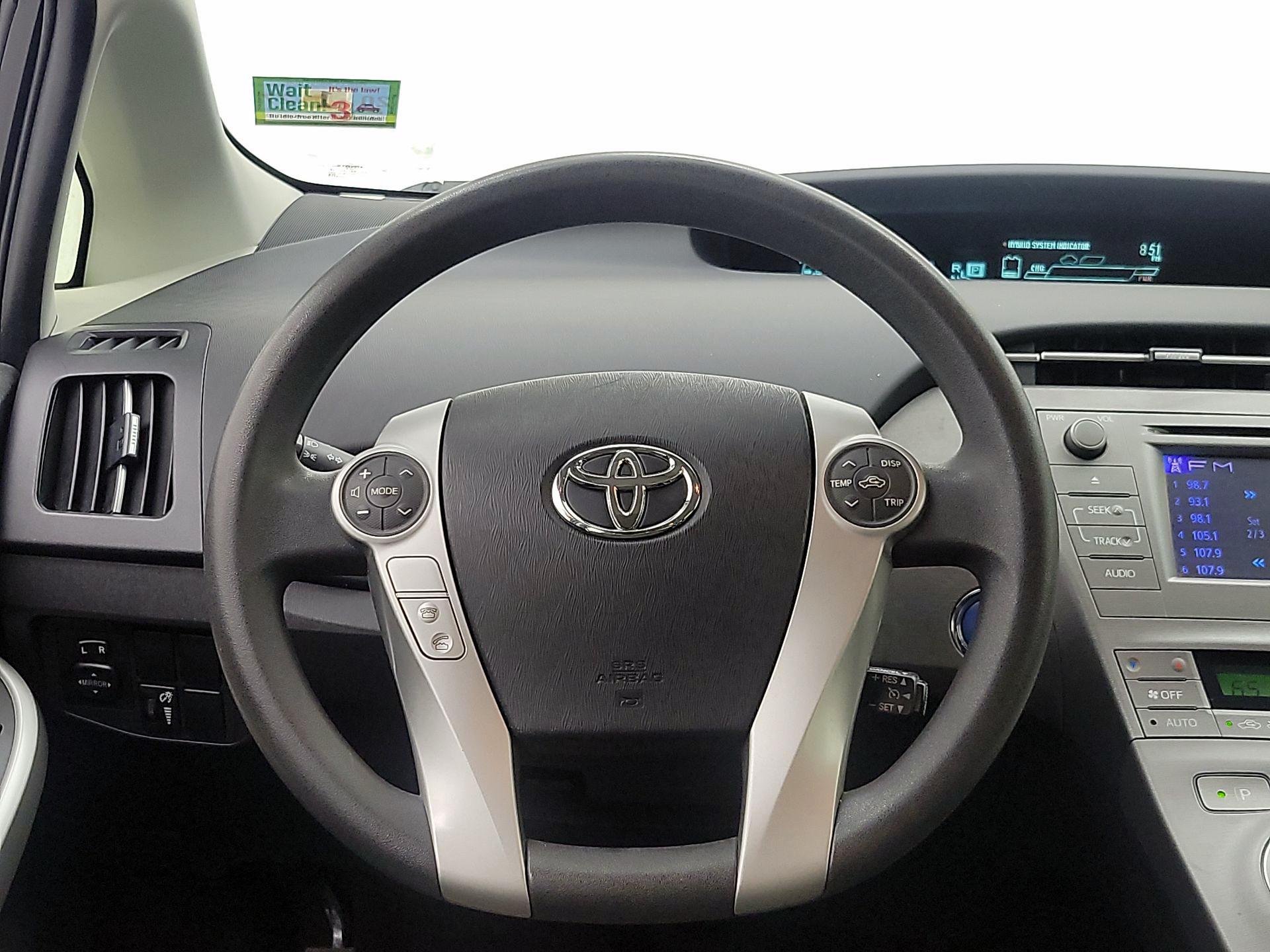 Thumbnail: 2015 Toyota Prius - 10