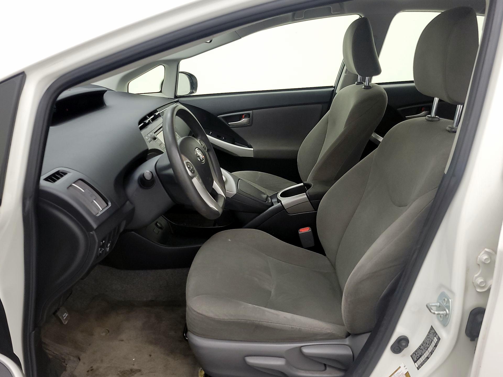 Thumbnail: 2015 Toyota Prius - 11