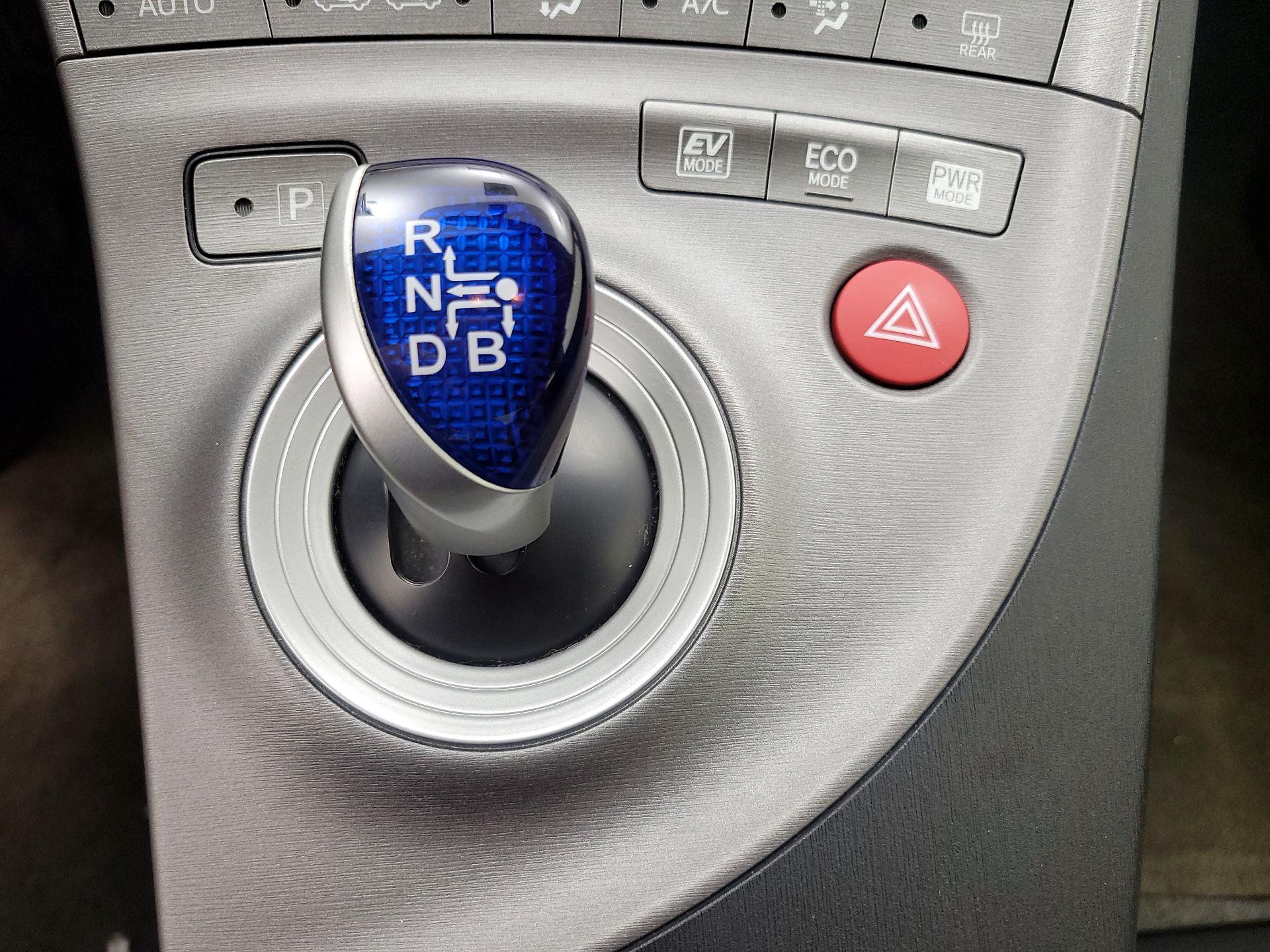 Thumbnail: 2015 Toyota Prius - 17