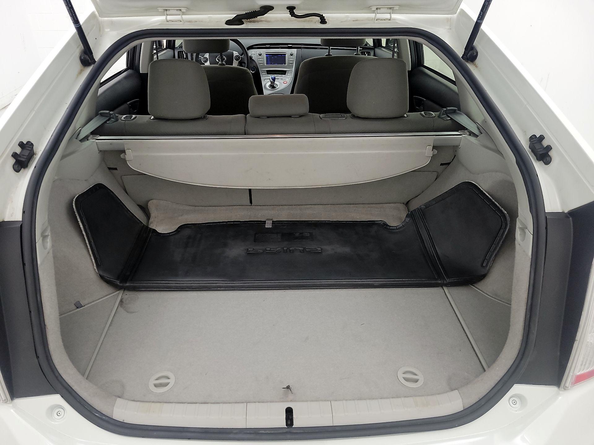 Thumbnail: 2015 Toyota Prius - 20