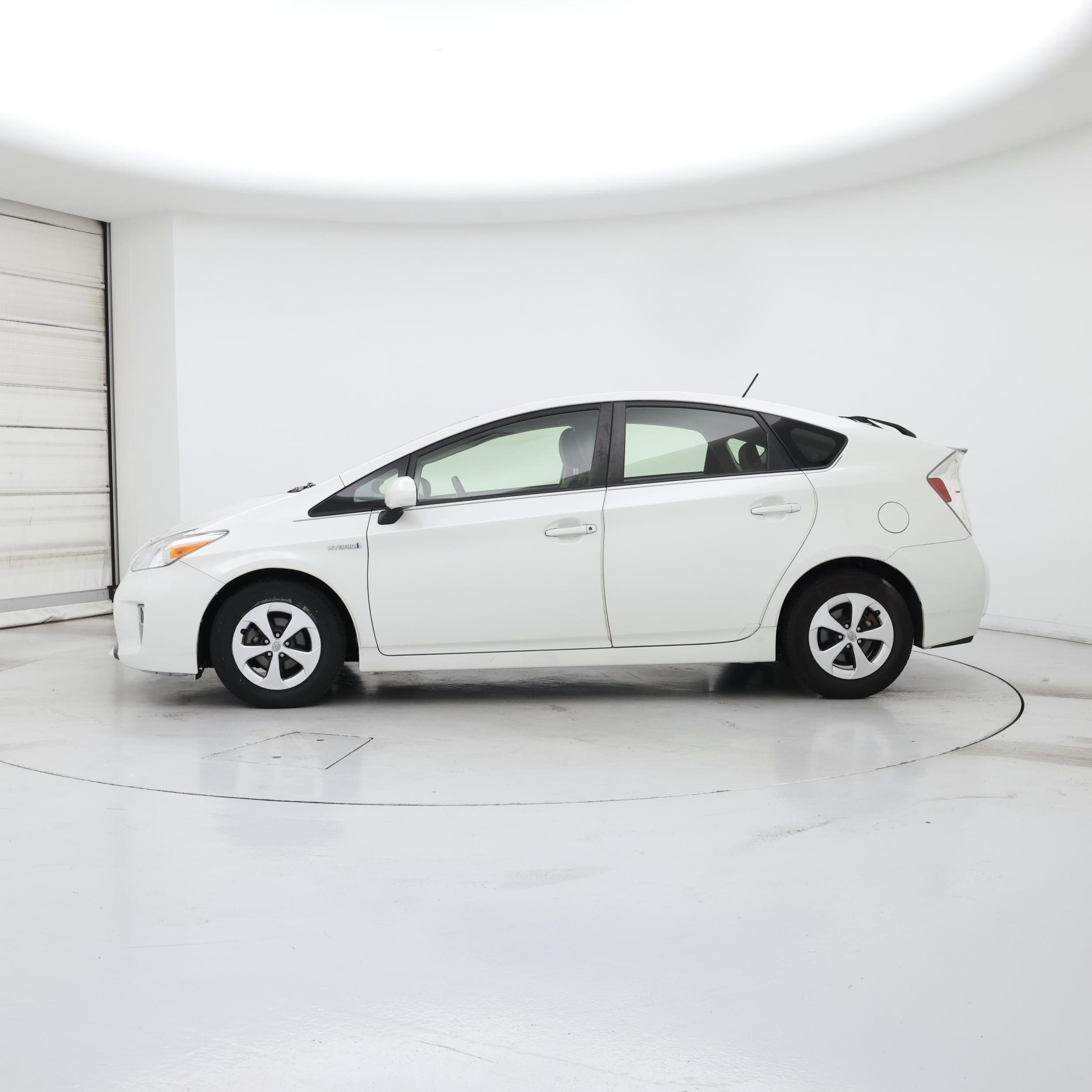 Thumbnail: 2015 Toyota Prius - 3