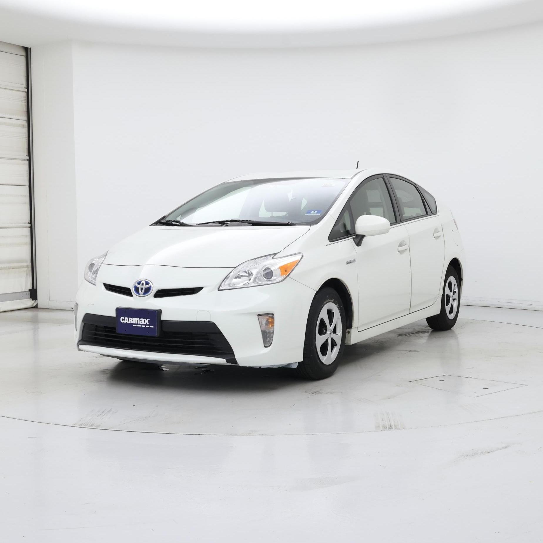 Thumbnail: 2015 Toyota Prius - 4