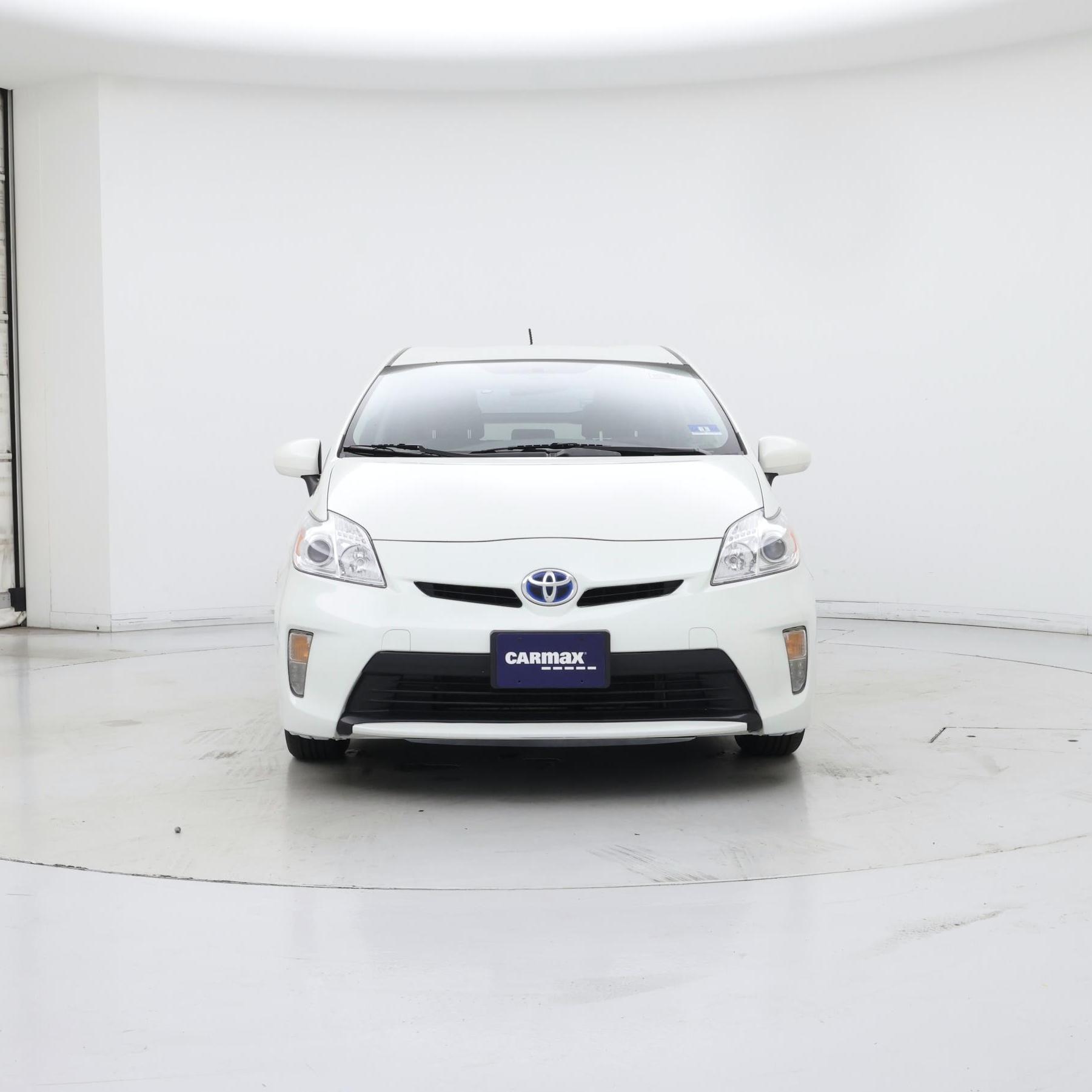 Thumbnail: 2015 Toyota Prius - 5