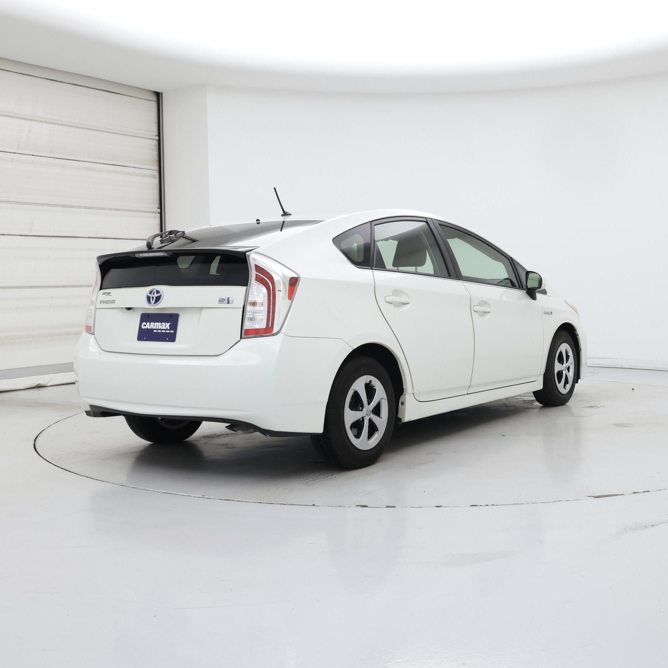 Thumbnail: 2015 Toyota Prius - 8
