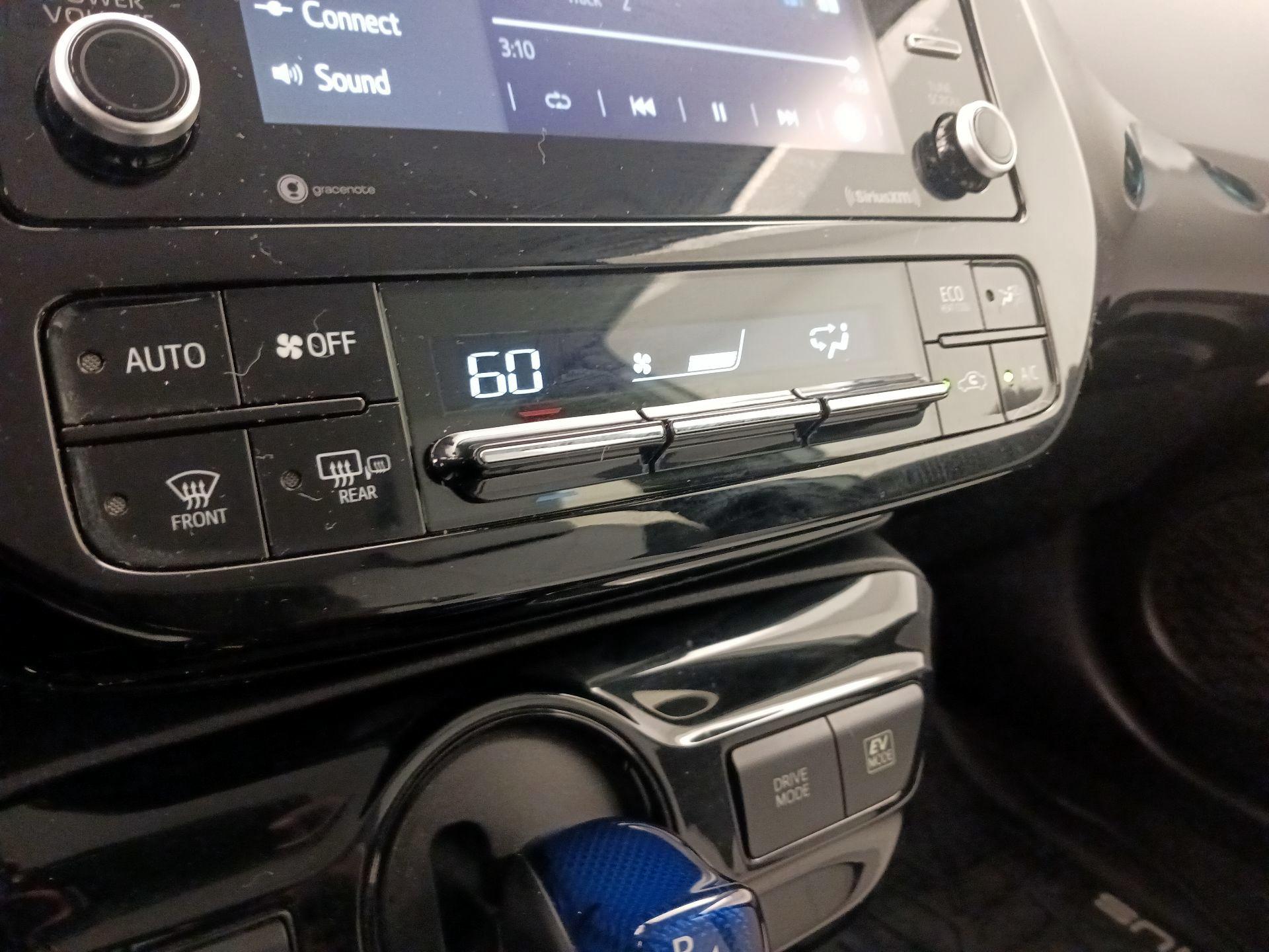 Thumbnail: 2021 Toyota Prius - 16