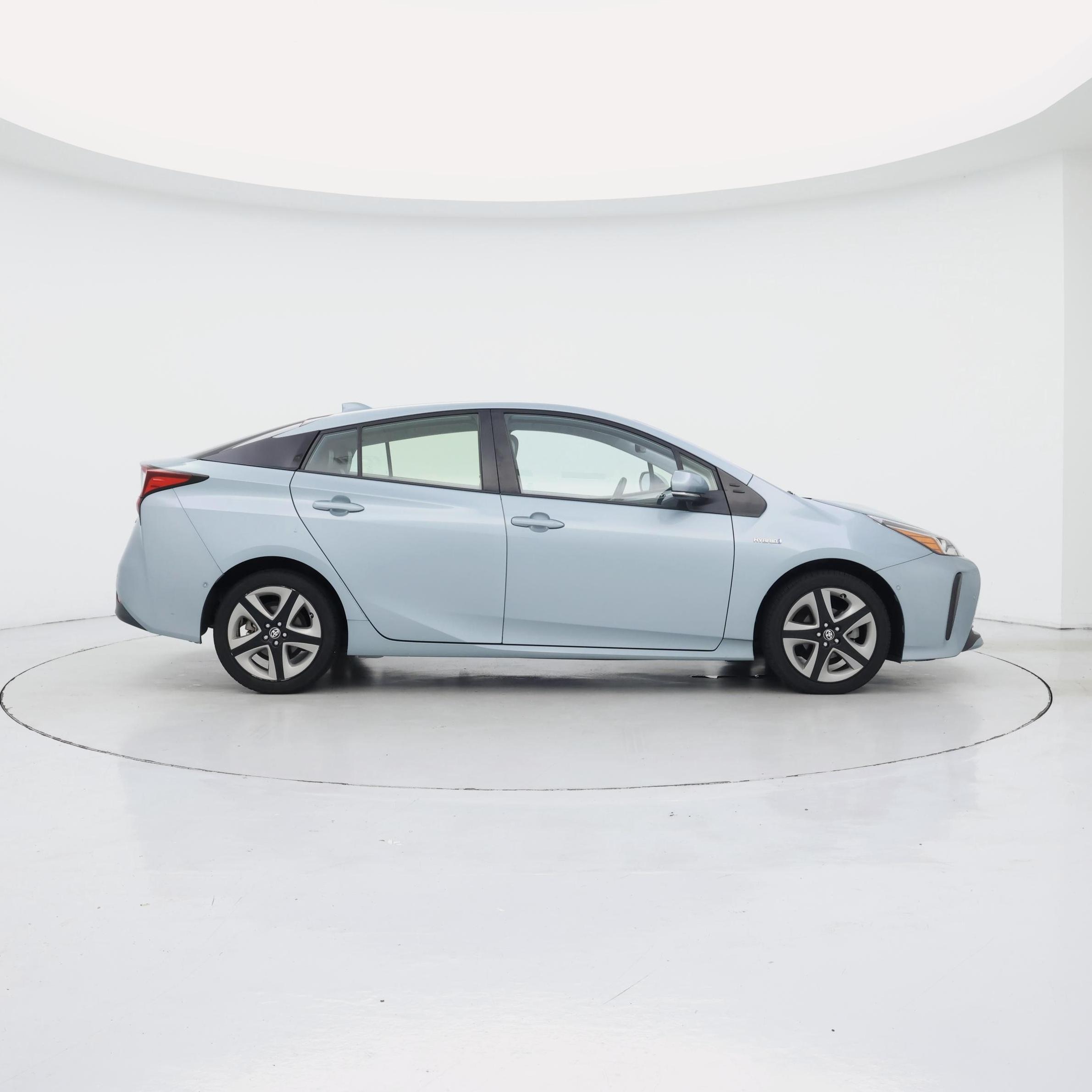 Thumbnail: 2021 Toyota Prius - 7