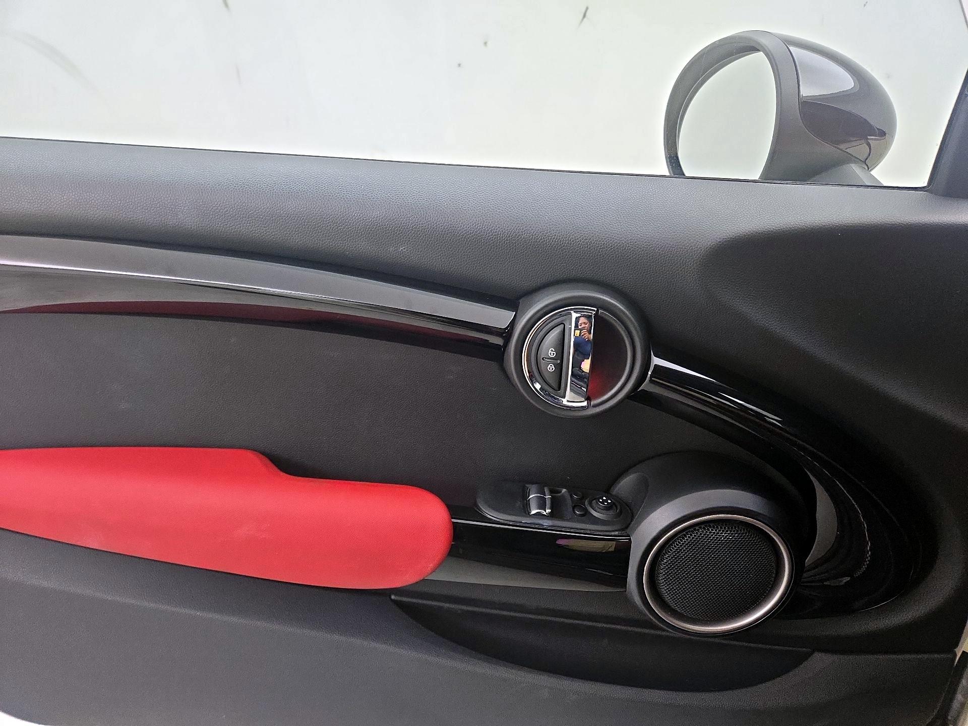 Thumbnail: 2015 MINI Cooper Hardtop - 12