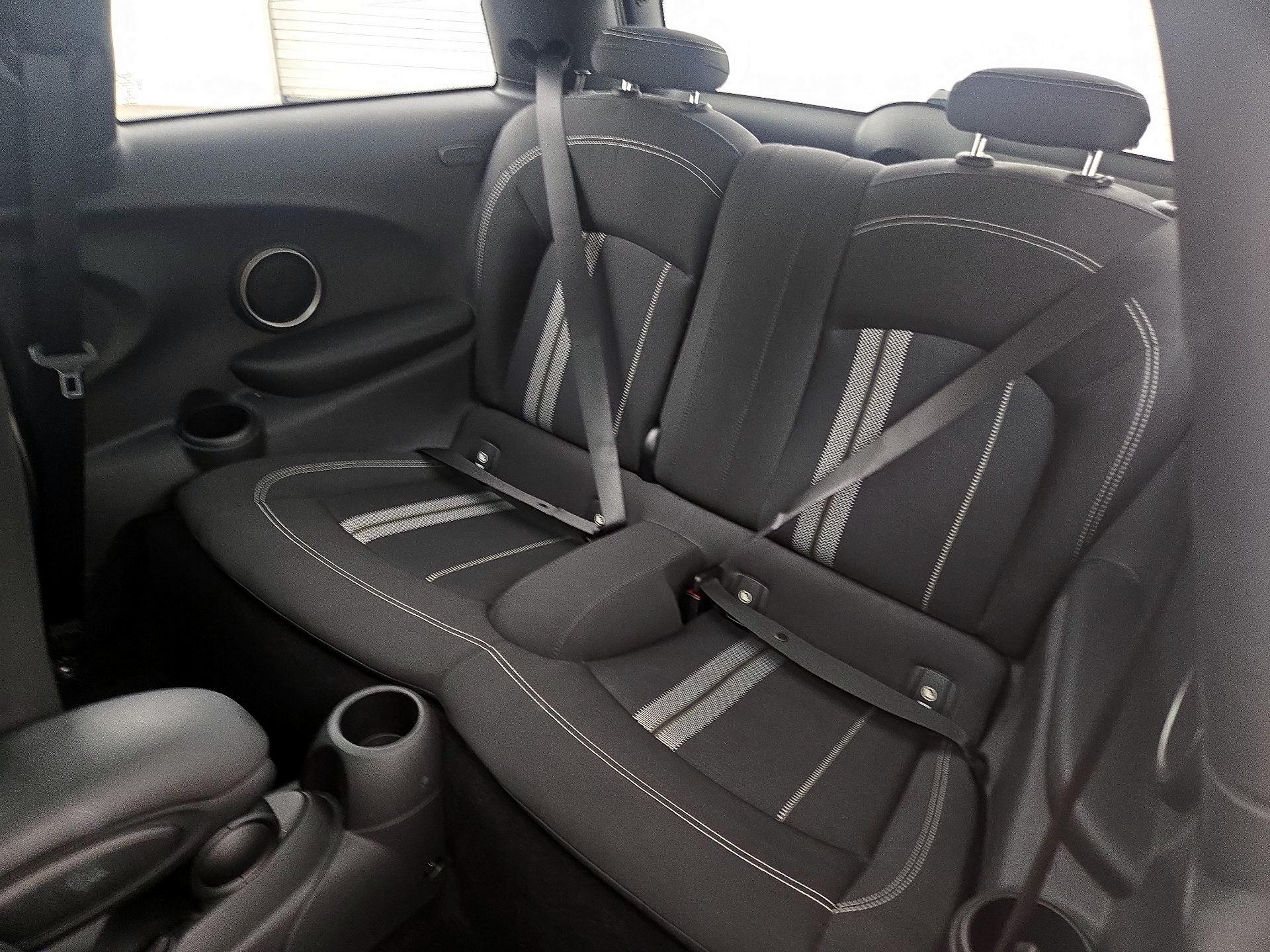 Thumbnail: 2015 MINI Cooper Hardtop - 19