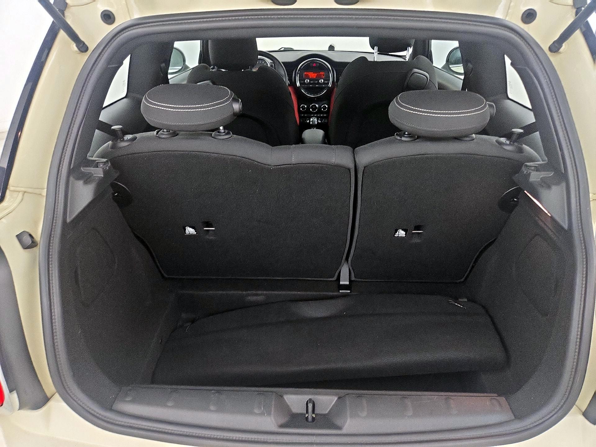 Thumbnail: 2015 MINI Cooper Hardtop - 20